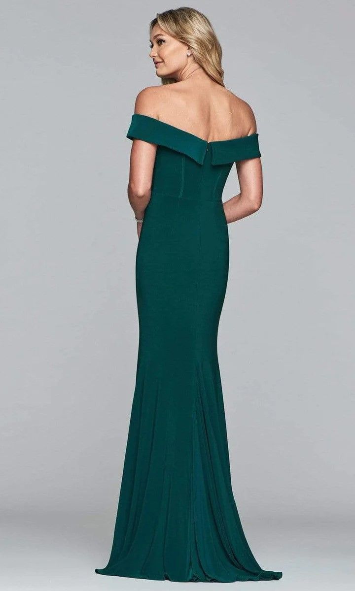 Style 10015 Faviana Size 00 Prom Off The Shoulder Sequined Emerald Green Side Slit Dress on Queenly