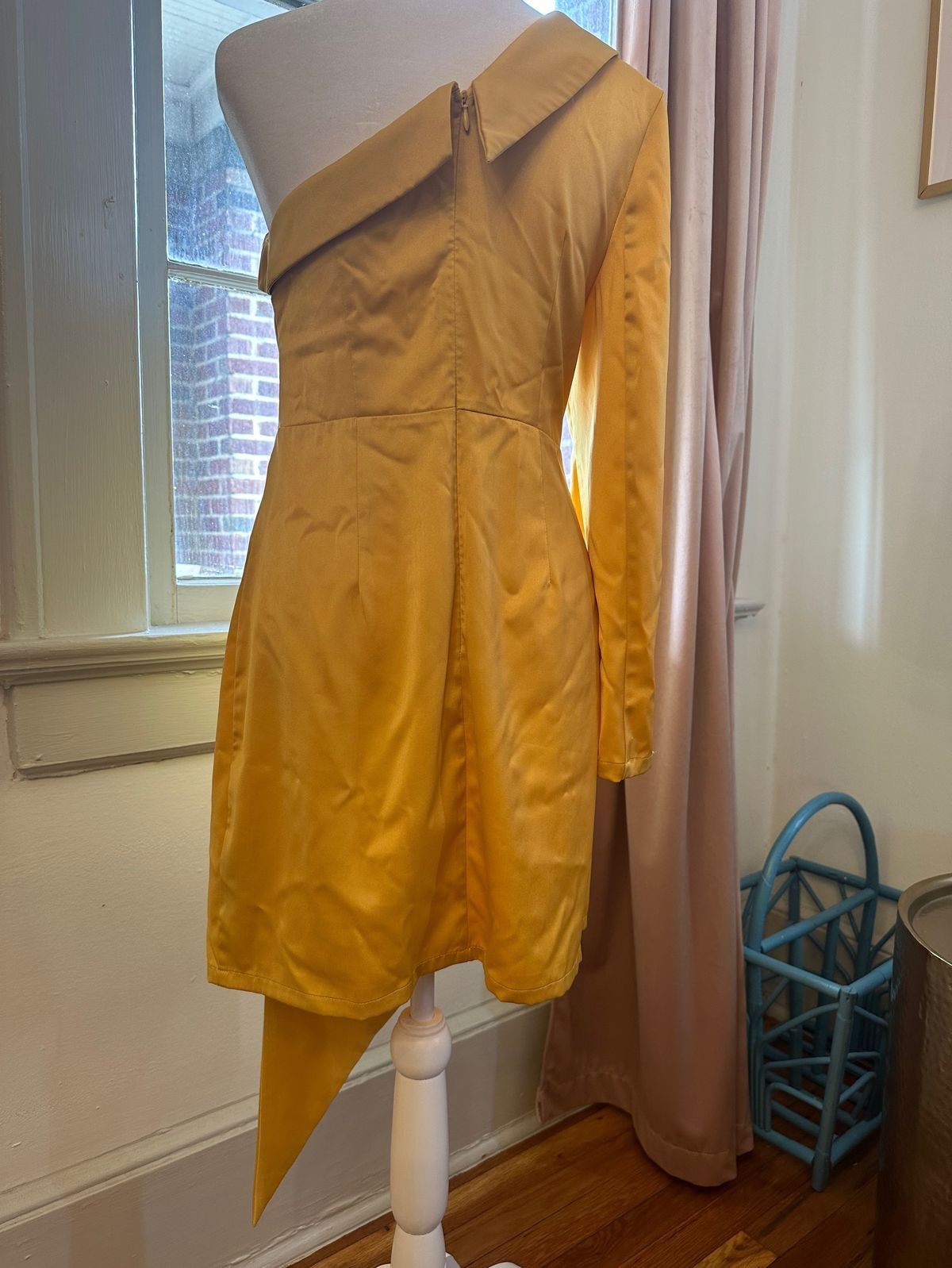 Size M Wedding Guest Long Sleeve Yellow Cocktail Dress on Queenly