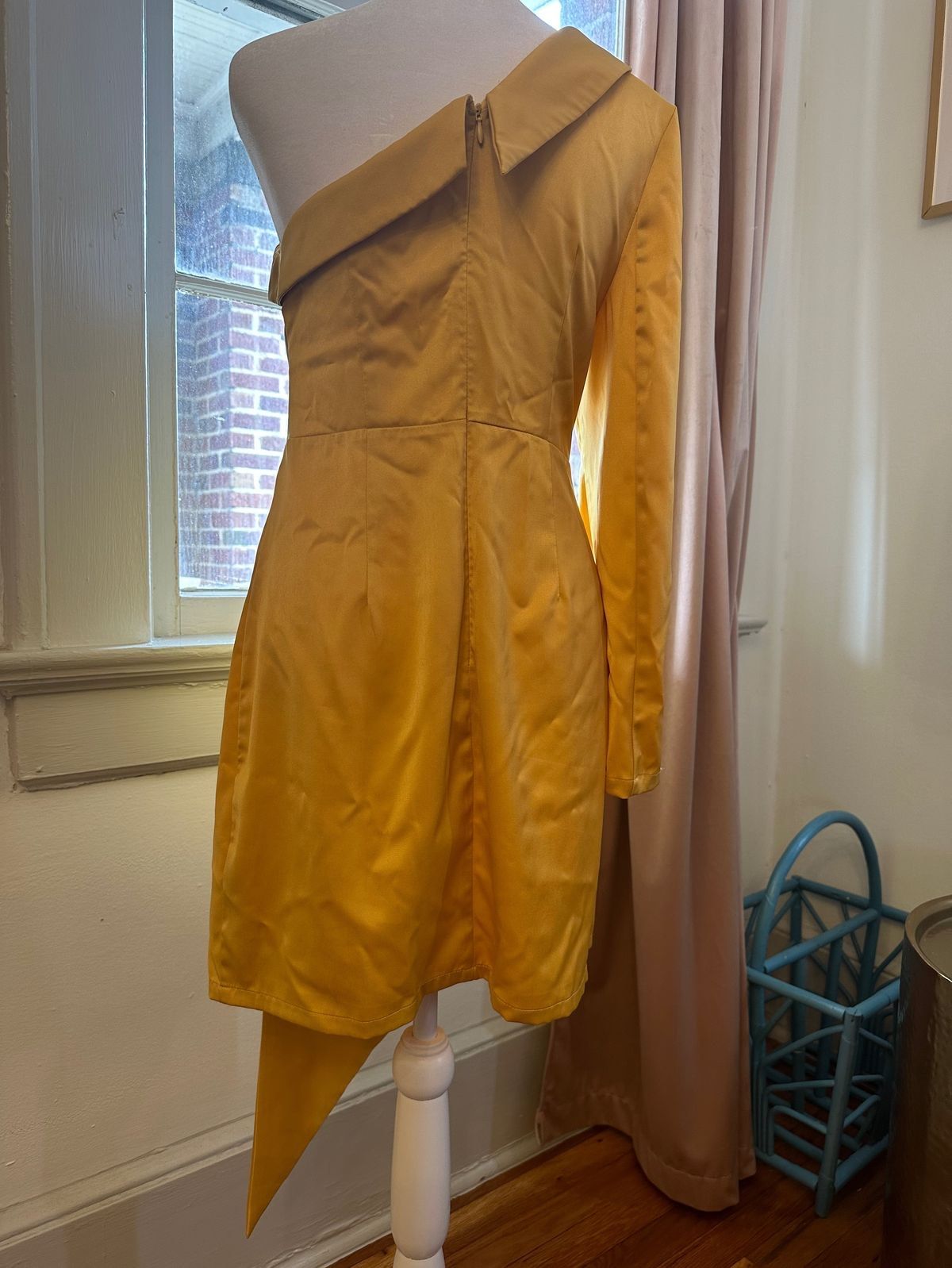 Size M Wedding Guest Long Sleeve Yellow Cocktail Dress on Queenly