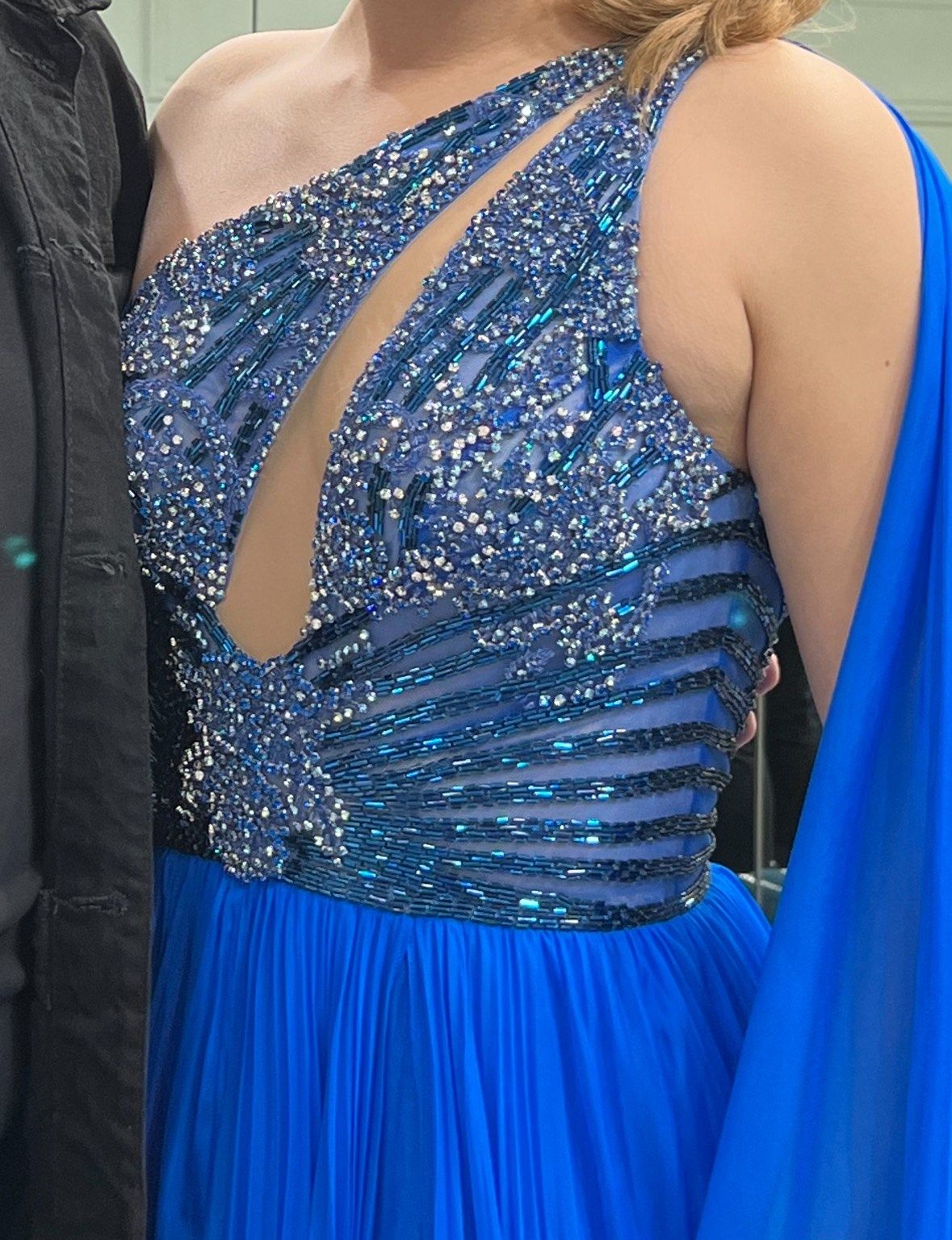 Sherri Hill Size 6 Prom Plunge Sequined Blue A-line Dress on Queenly