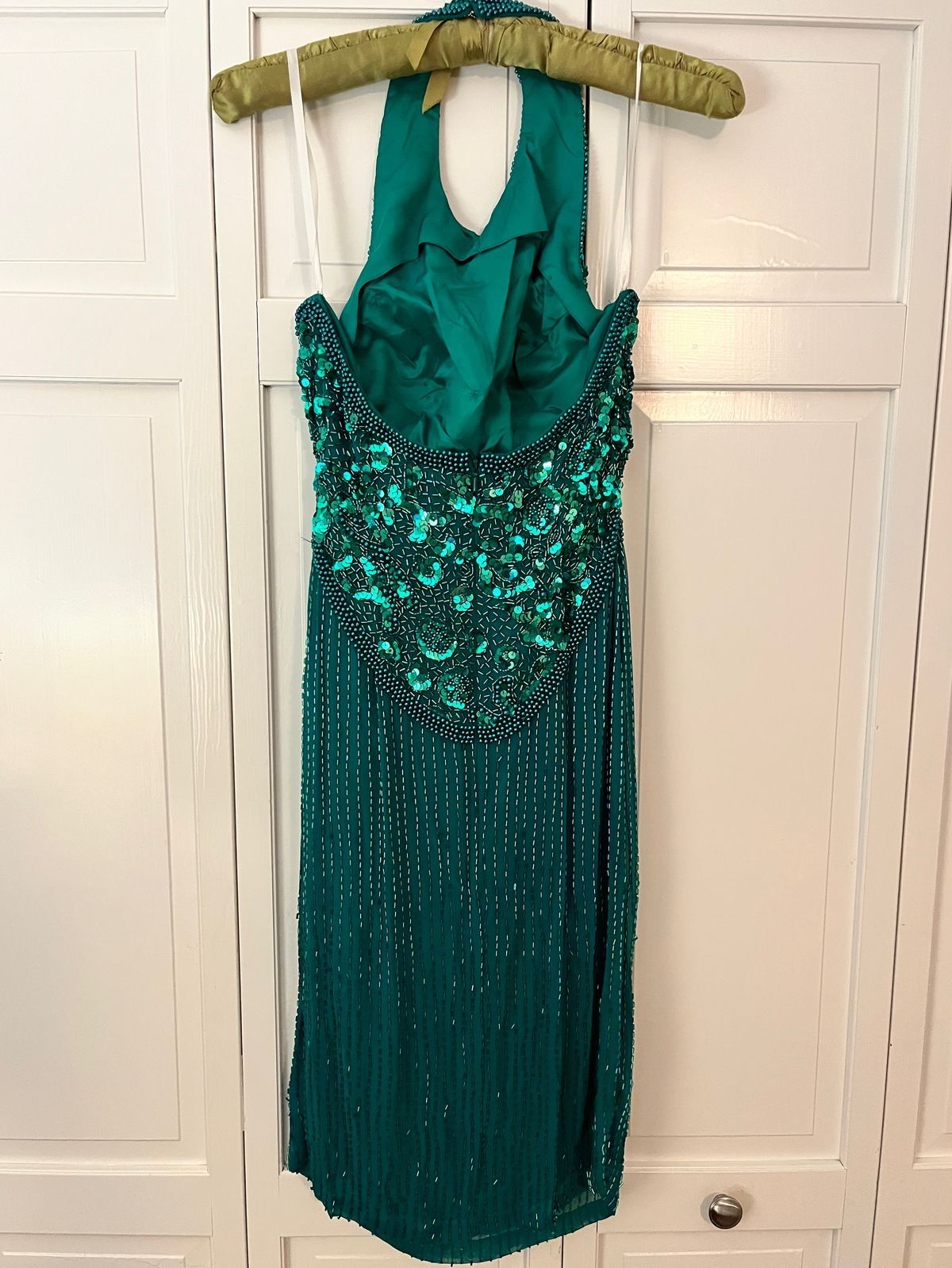 Size 8 High Neck Satin Green Cocktail Dress on Queenly