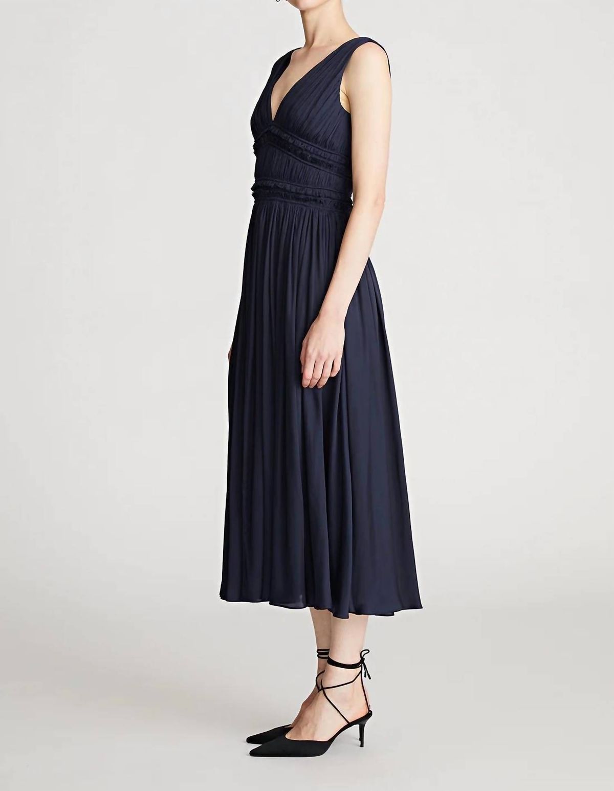 Style 1-3005638890-1498 HALSTON HERITAGE Size 4 Navy Blue Cocktail Dress on Queenly