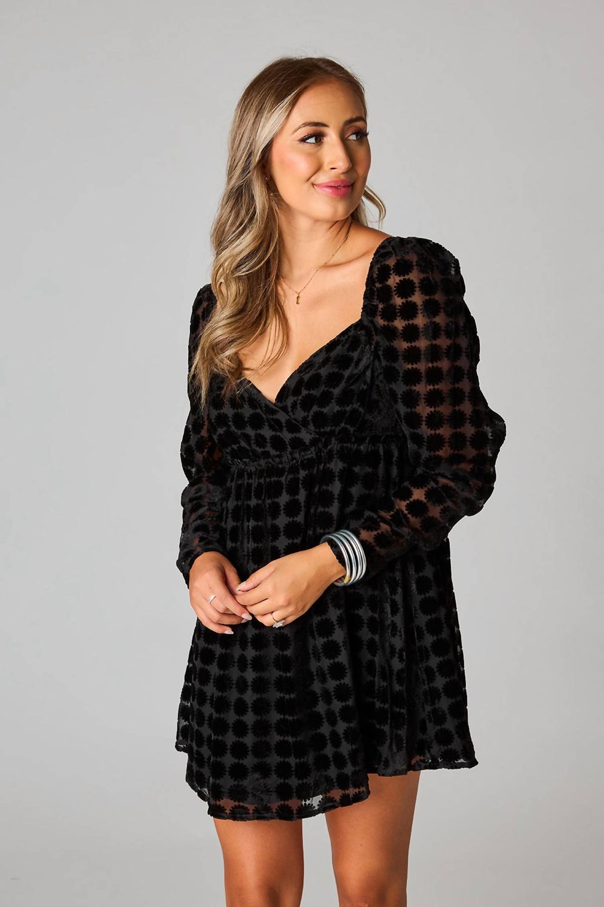 Style 1-99416894-2901 BUDDYLOVE Size M Velvet Black Cocktail Dress on Queenly
