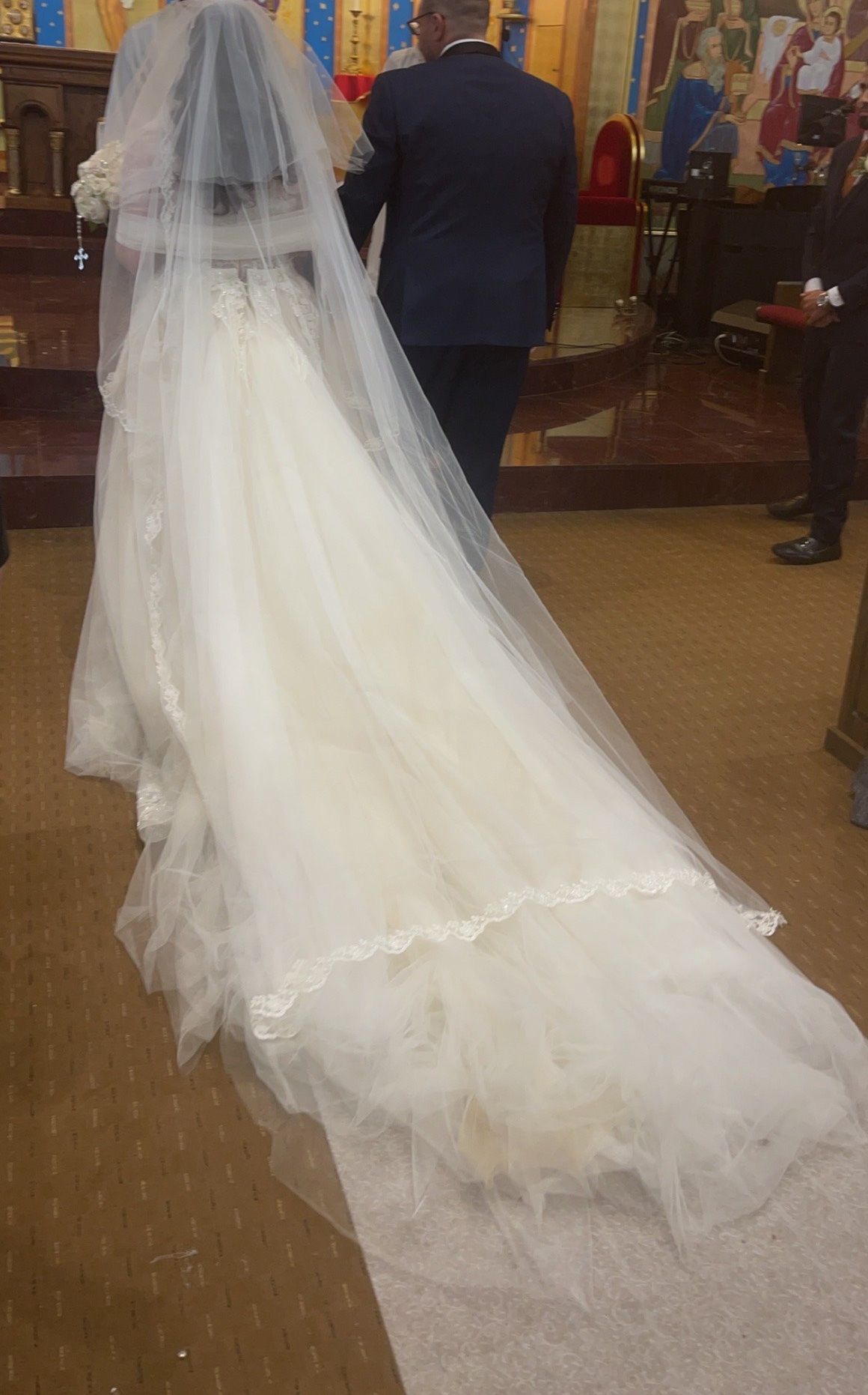 Size 14 Wedding Plunge White Mermaid Dress on Queenly