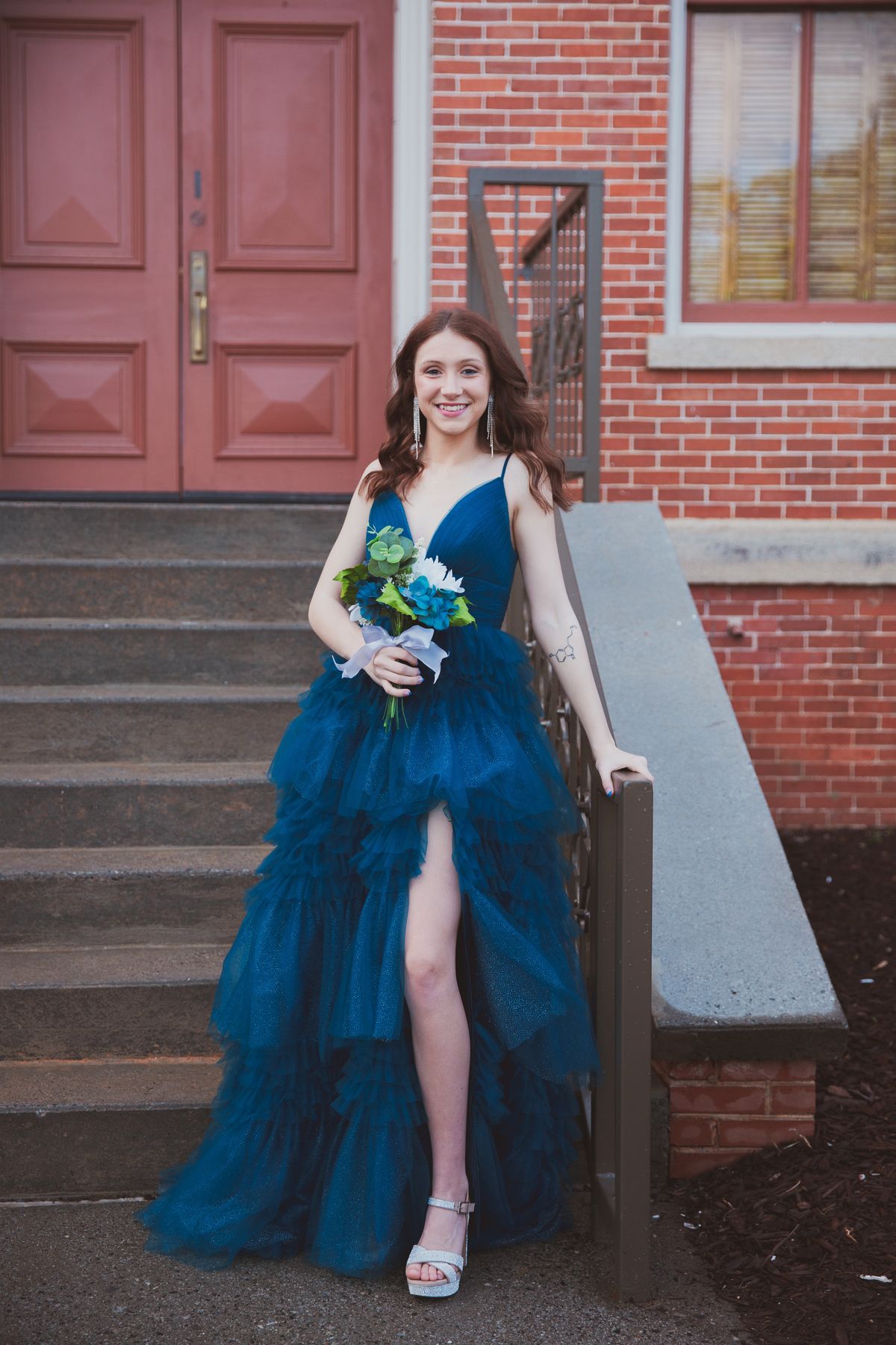Size 0 Prom Plunge Blue A-line Dress on Queenly