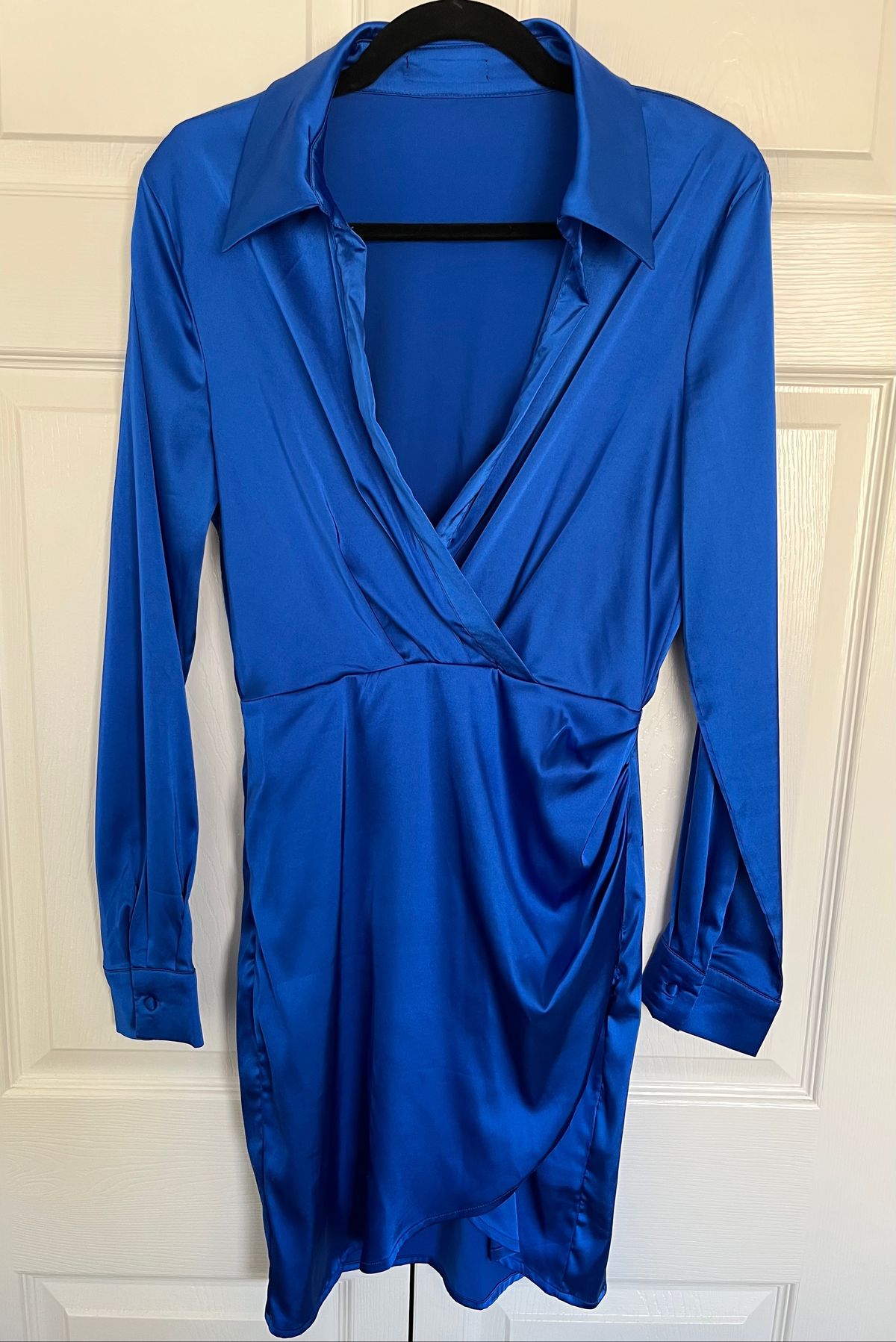 Size M Long Sleeve Royal Blue Cocktail Dress on Queenly