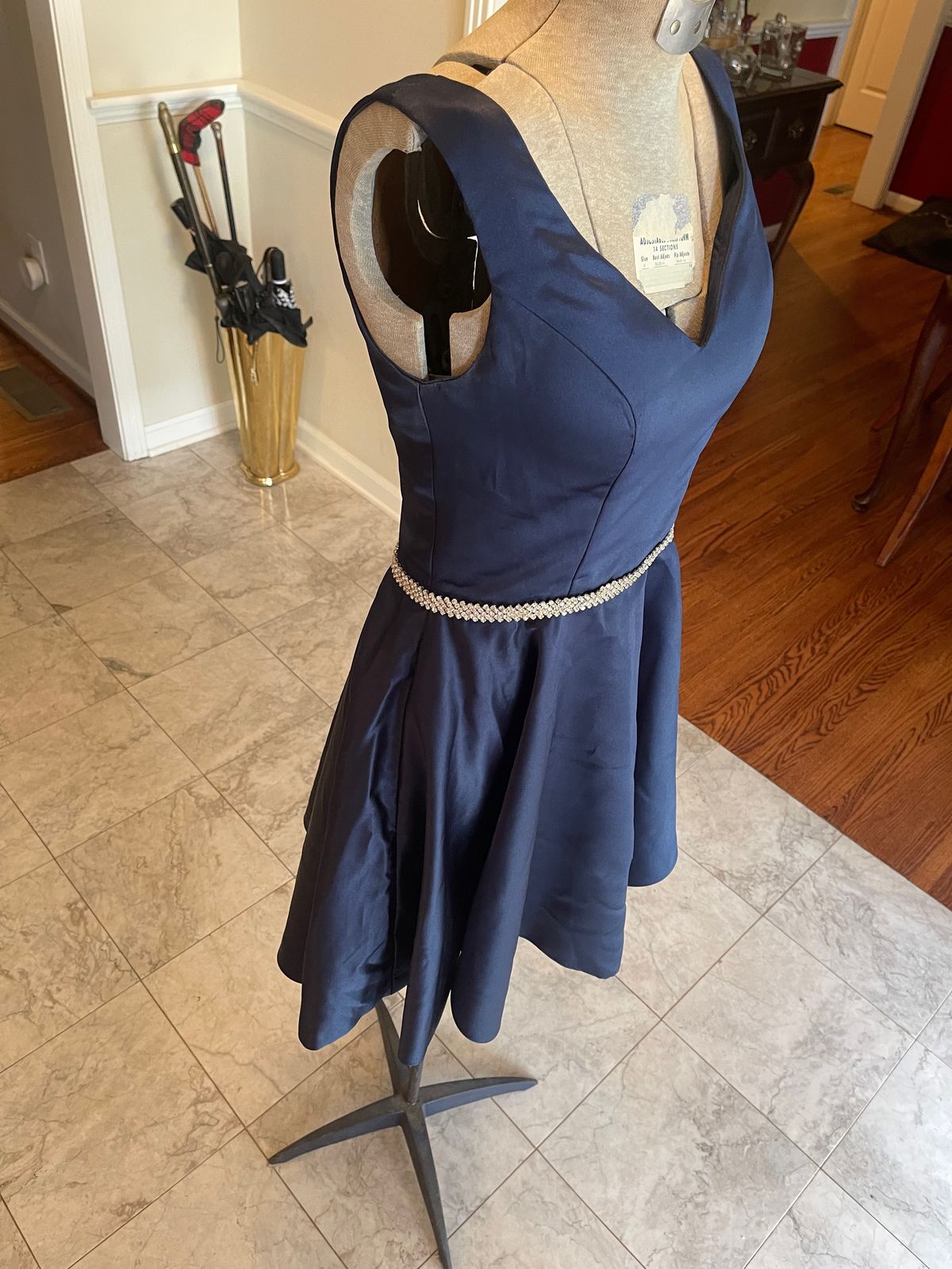 Size 2 Prom Plunge Blue Cocktail Dress on Queenly