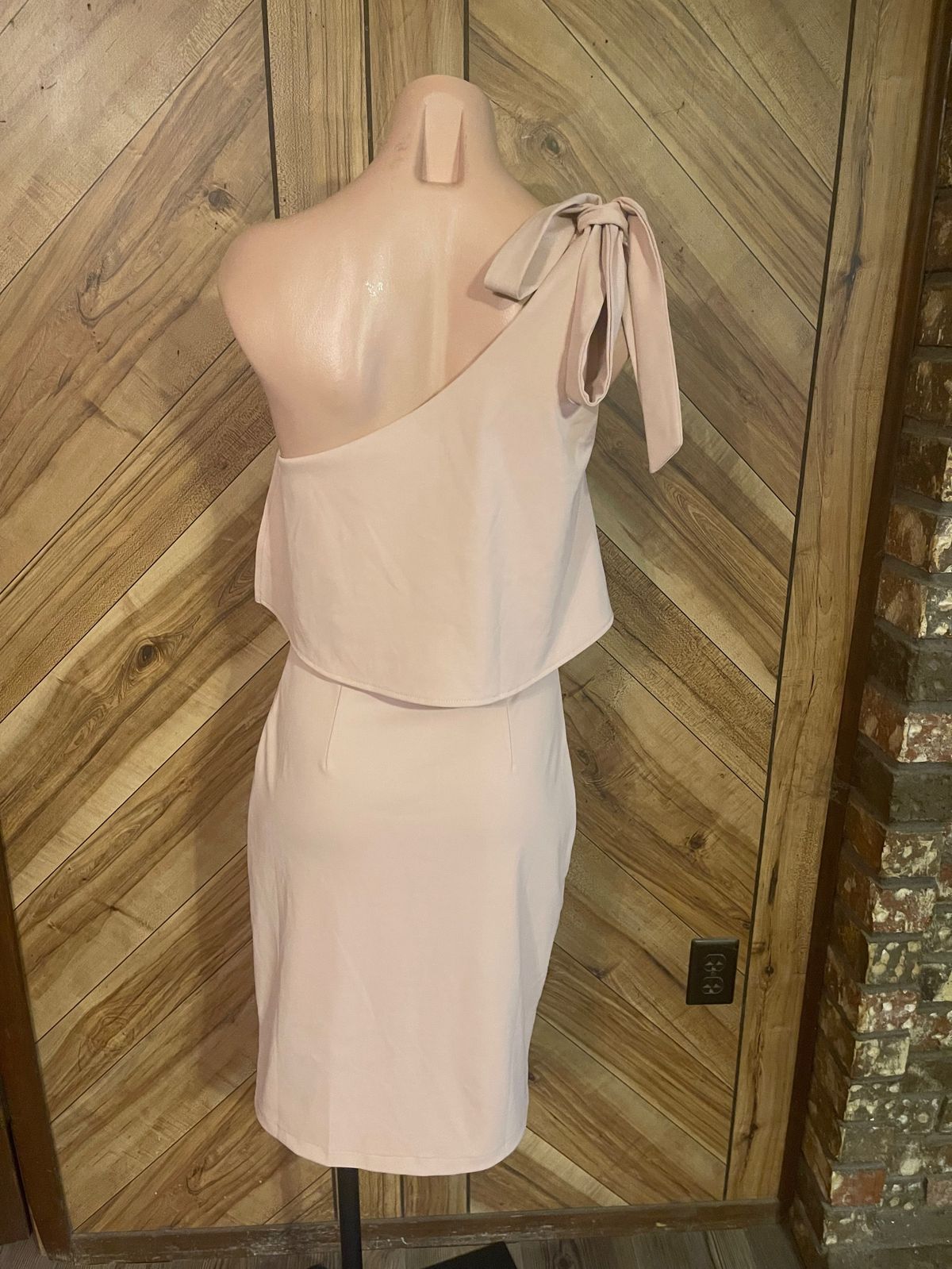 Two sisters Size 2 Nude A-line Dress on Queenly