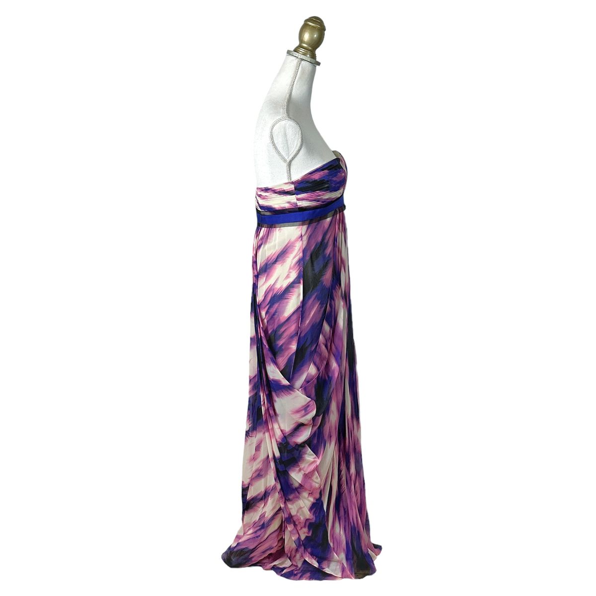 Style Begonia BCBGMAXAZRIA Size 4 Strapless Satin Purple Ball Gown on Queenly