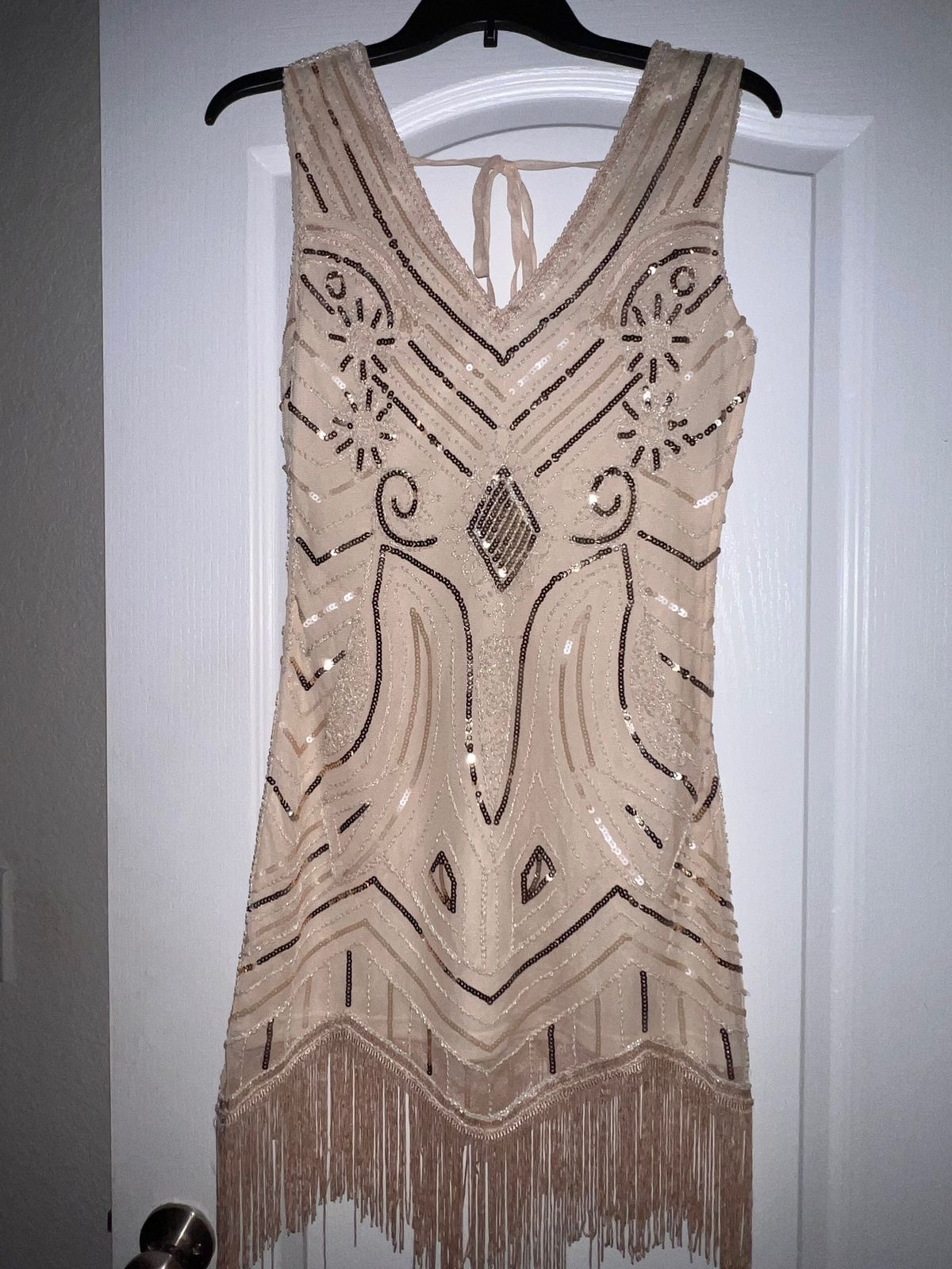 Size S Homecoming Plunge Nude Cocktail Dress on Queenly