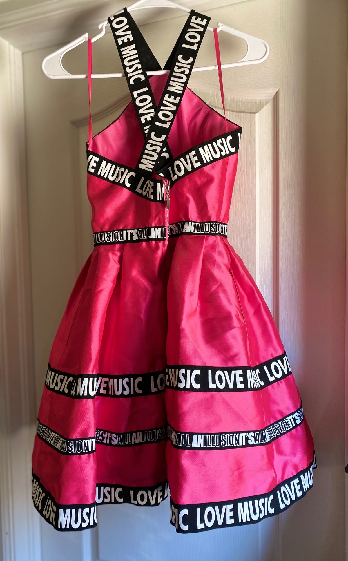 Mac Duggal Size 4 Homecoming Halter Pink Cocktail Dress on Queenly
