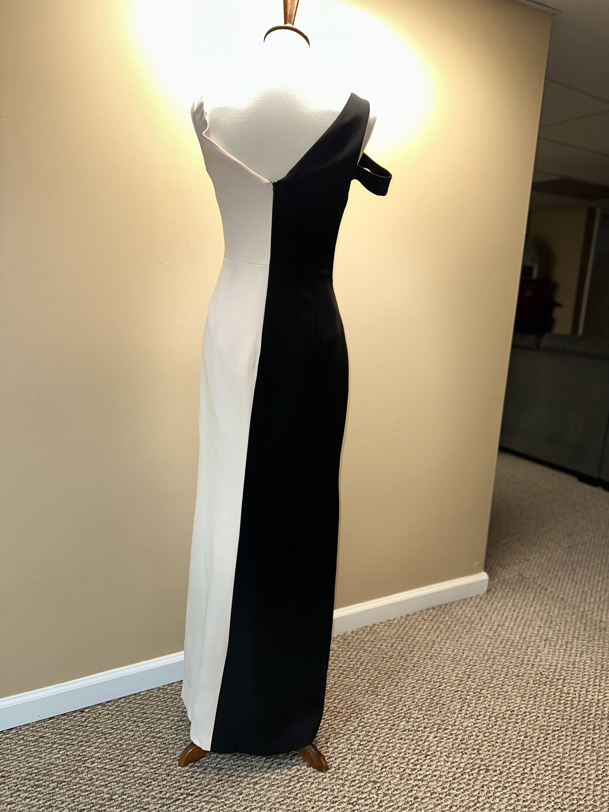 BCBG Size 4 Prom Plunge Black Floor Length Maxi on Queenly