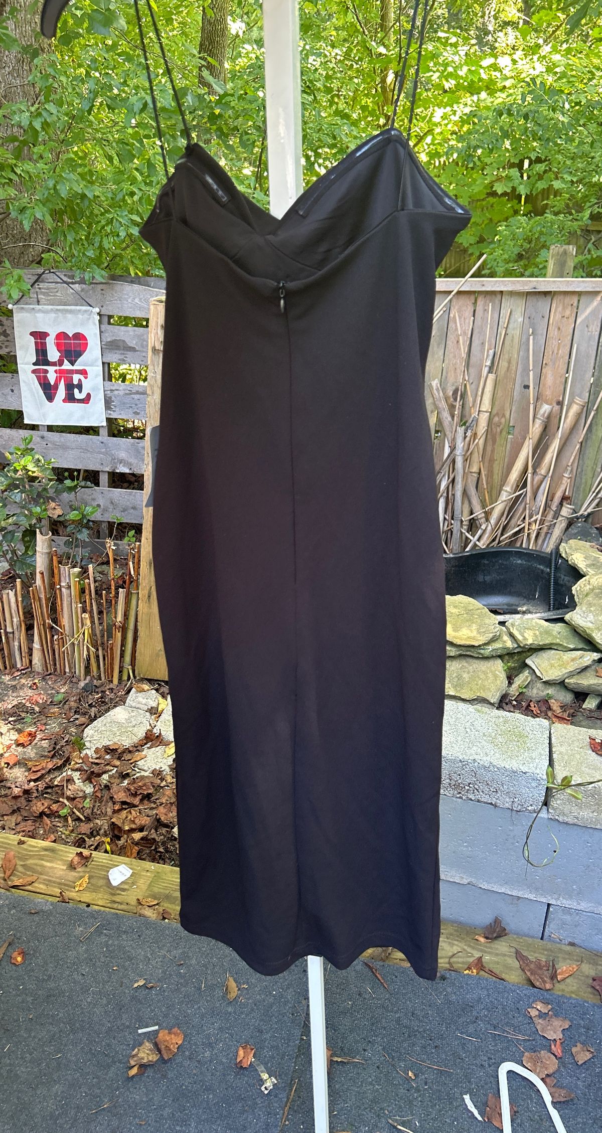 Love x design Size M Prom Plunge Black Cocktail Dress on Queenly