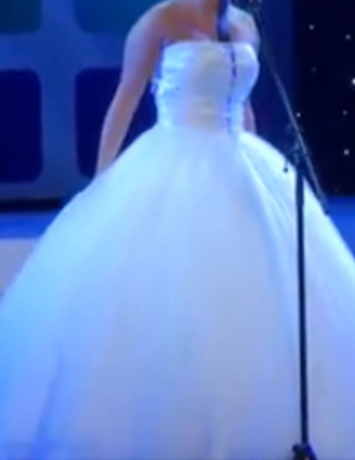 Size 8 Pageant White Ball Gown on Queenly