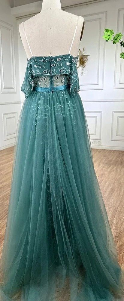 Size 8 Off The Shoulder Green A-line Dress on Queenly
