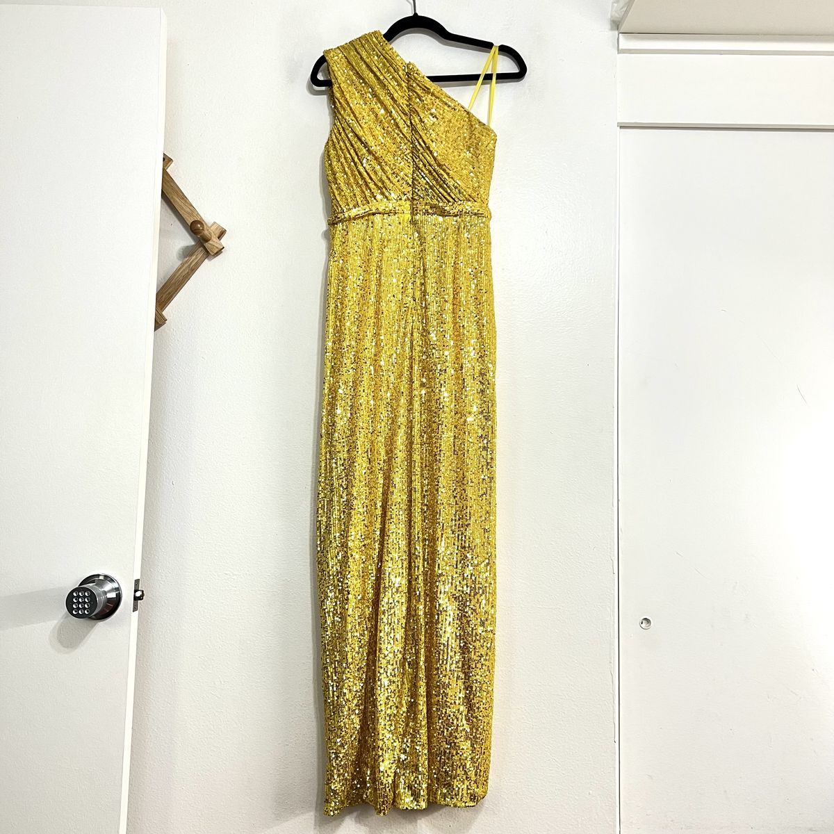 Style 26694 Mac Duggal Size 4 One Shoulder Yellow Floor Length Maxi on Queenly