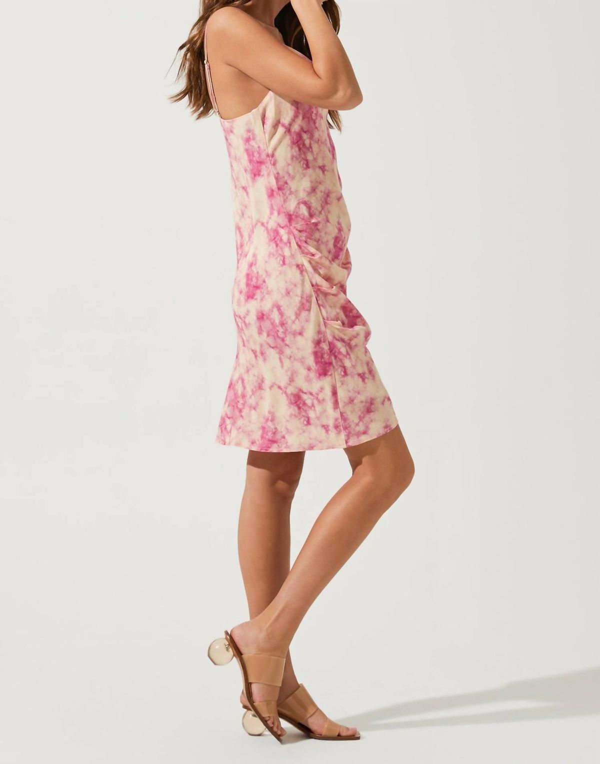 Style 1-3052236398-2901 ASTR Size M Pink Cocktail Dress on Queenly