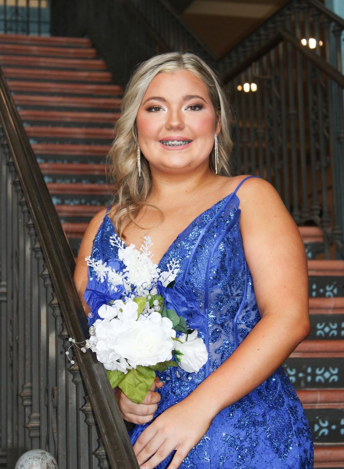 Plus Size 16 Prom Plunge Blue Dress With Train on Queenly