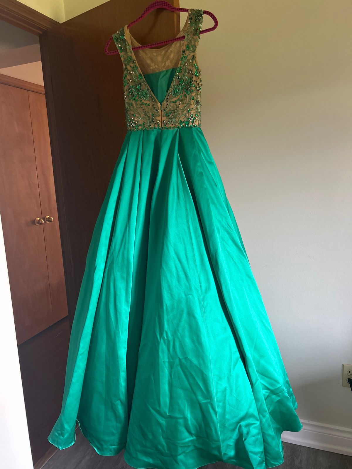 Sherri Hill Size 2 Prom Cap Sleeve Sequined Green Ball Gown on Queenly