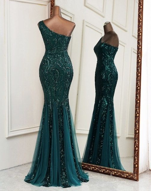 Size 6 Prom One Shoulder Sequined Emerald Green Mermaid Dress on Queenly