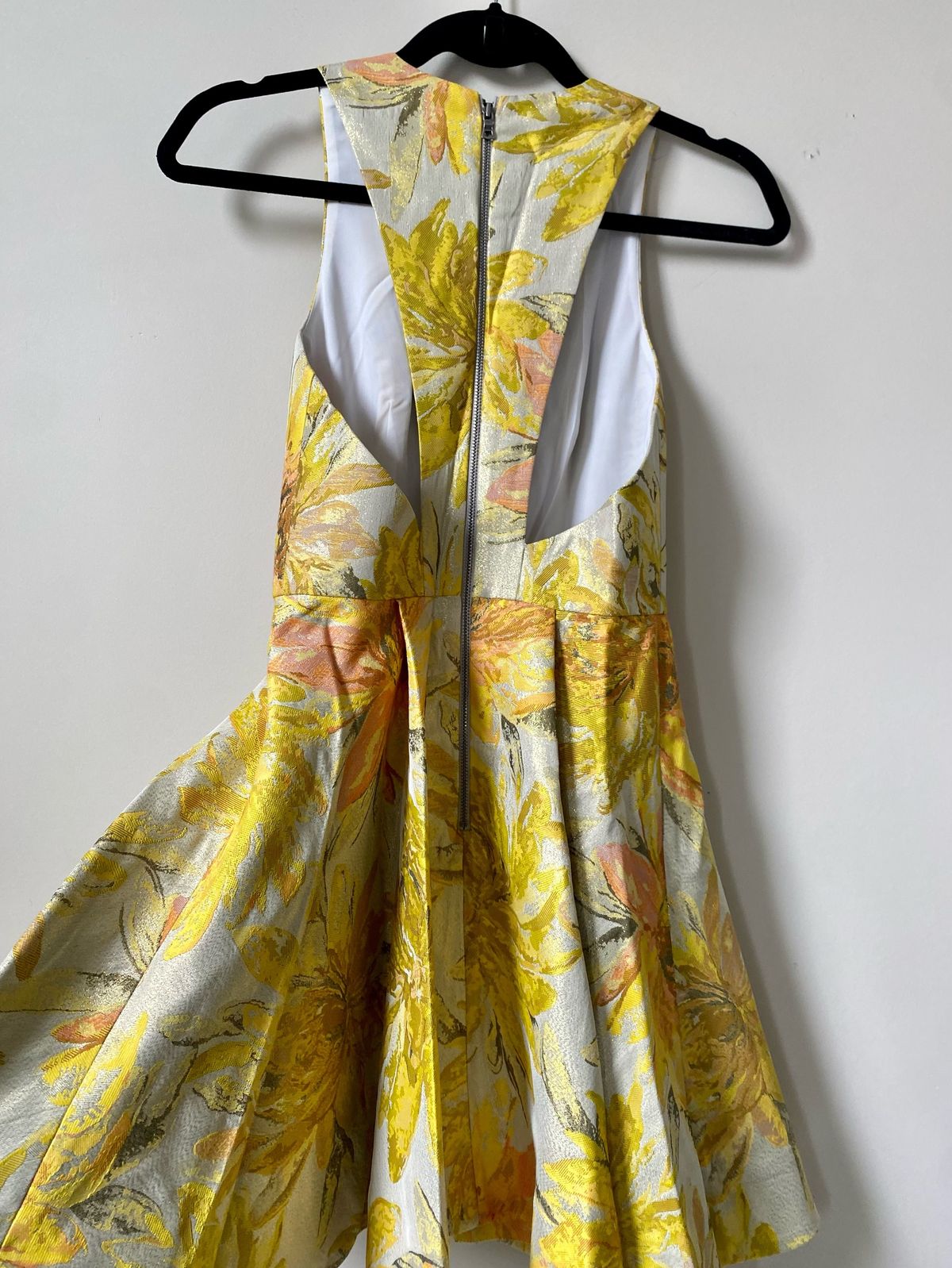 Alice & Olivia Size 0 Prom Plunge Yellow A-line Dress on Queenly