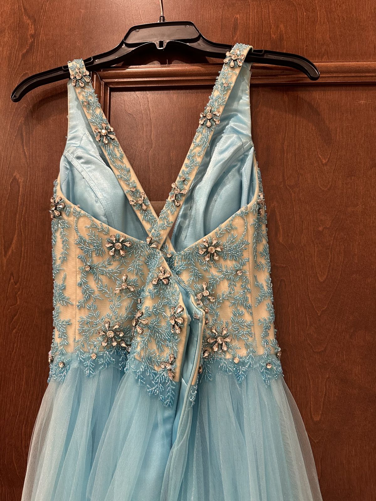 Lucci Lu Size 8 Prom Blue Ball Gown on Queenly