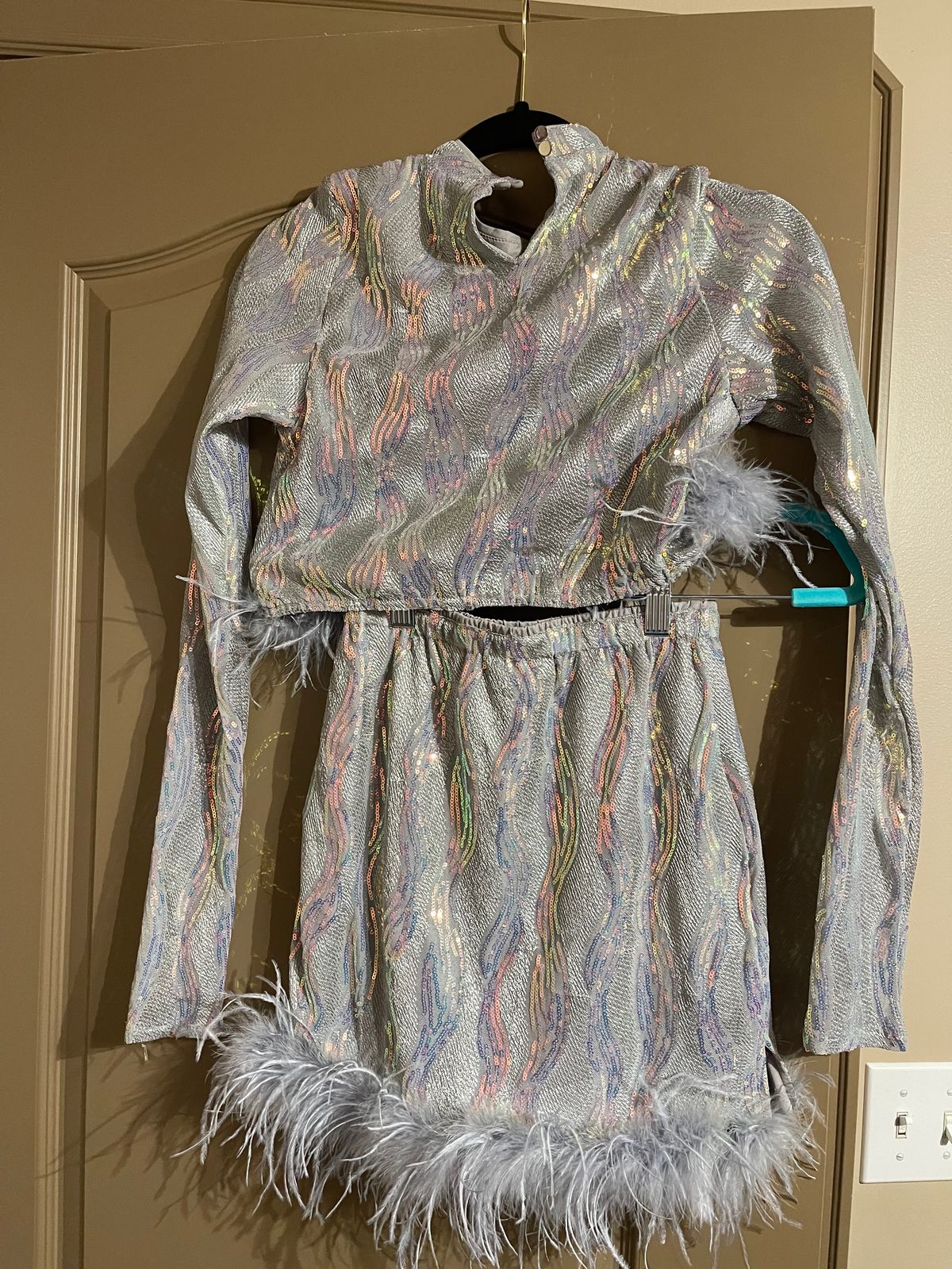 Size 0 Homecoming Long Sleeve Gray Cocktail Dress on Queenly