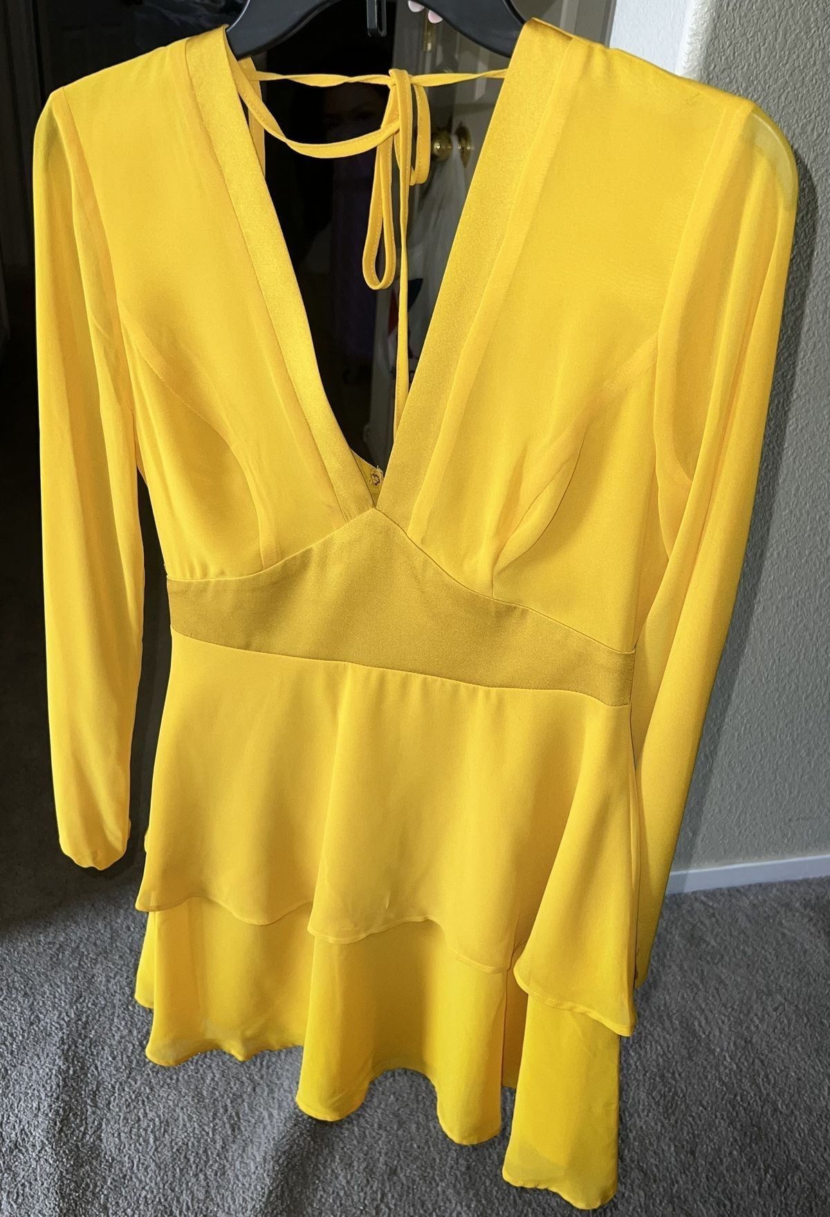 BCBG Size 4 Homecoming Long Sleeve Yellow Cocktail Dress on Queenly