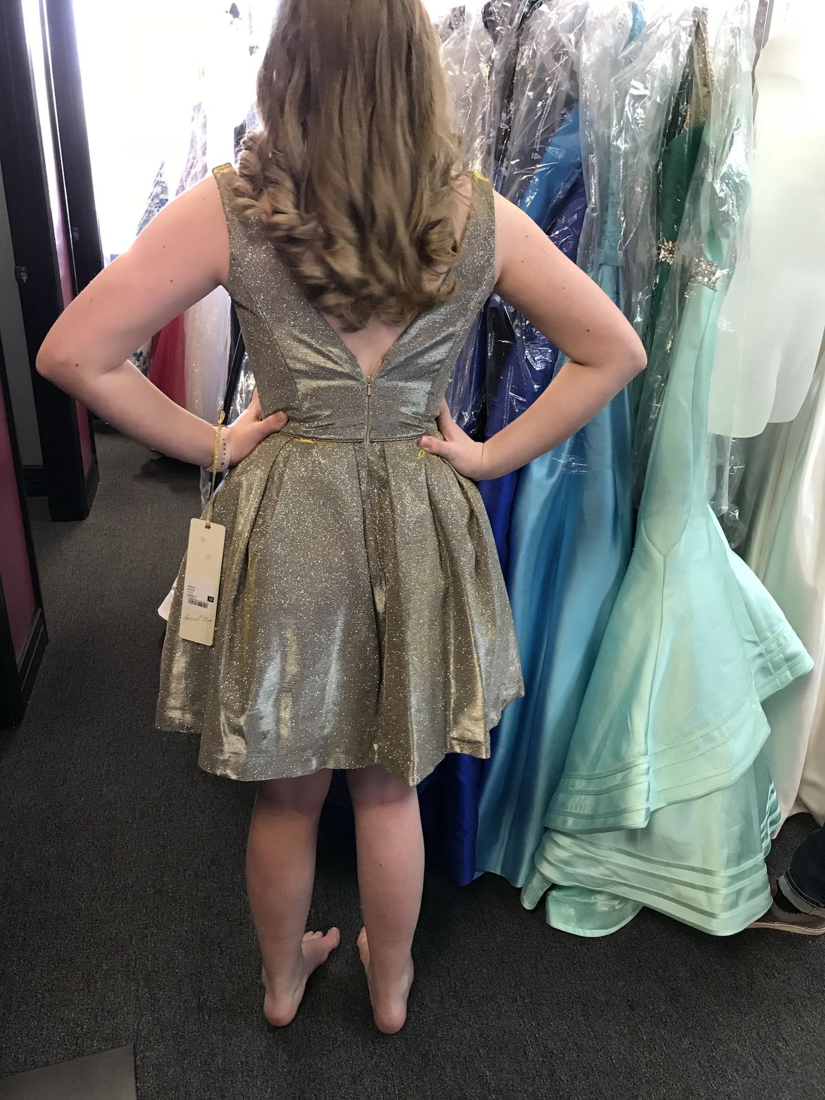 Style 93402 Tarik Ediz Size 6 Homecoming Plunge Gold Cocktail Dress on Queenly