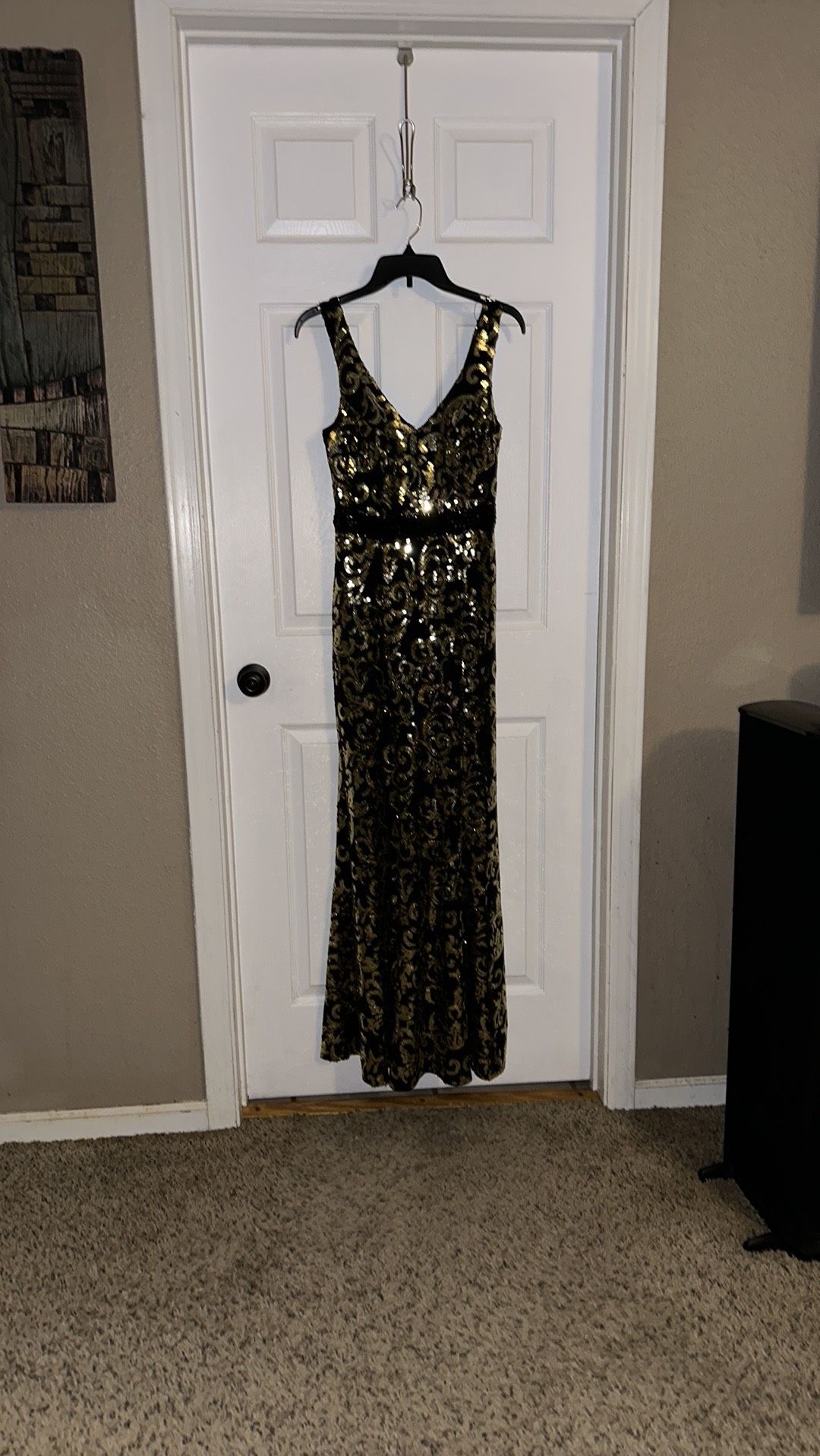 Size 4 Prom Black A-line Dress on Queenly