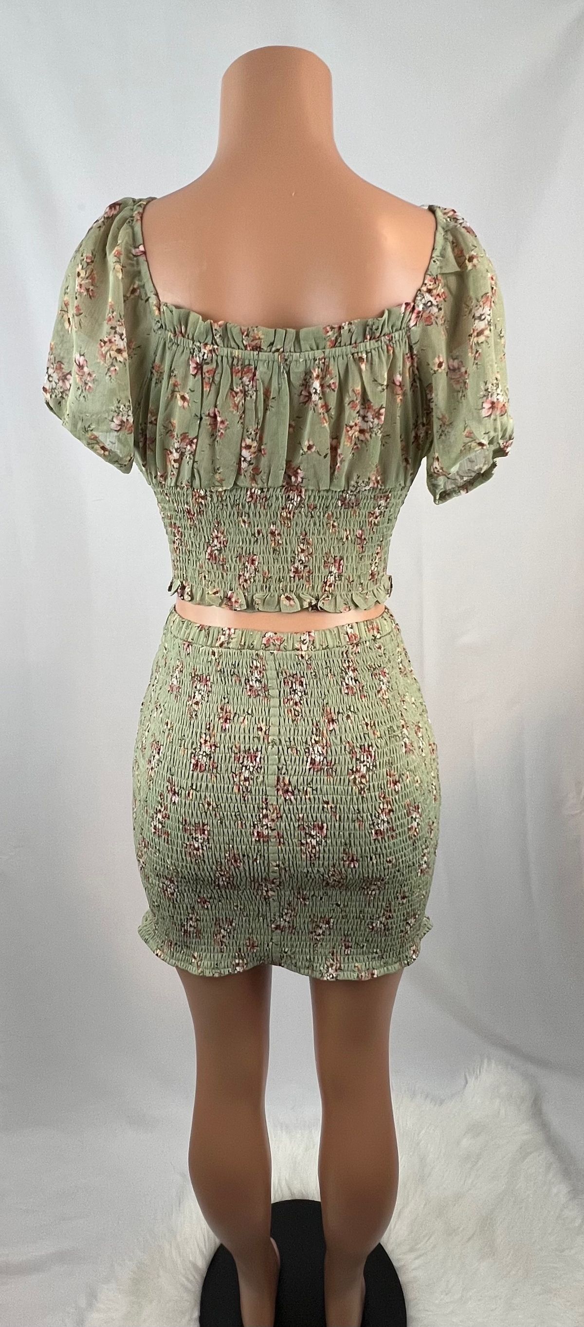 Size L Wedding Guest Cap Sleeve Green Cocktail Dress on Queenly