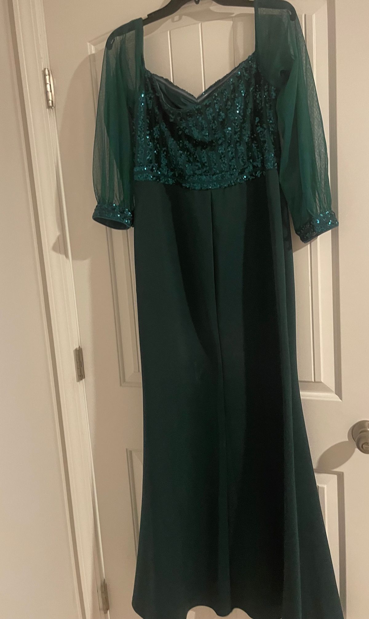 Size XL Long Sleeve Green Side Slit Dress on Queenly
