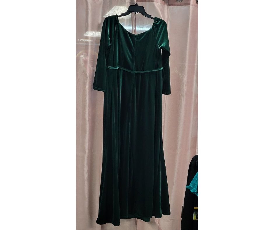 Plus Size 20 Wedding Guest Green A-line Dress on Queenly