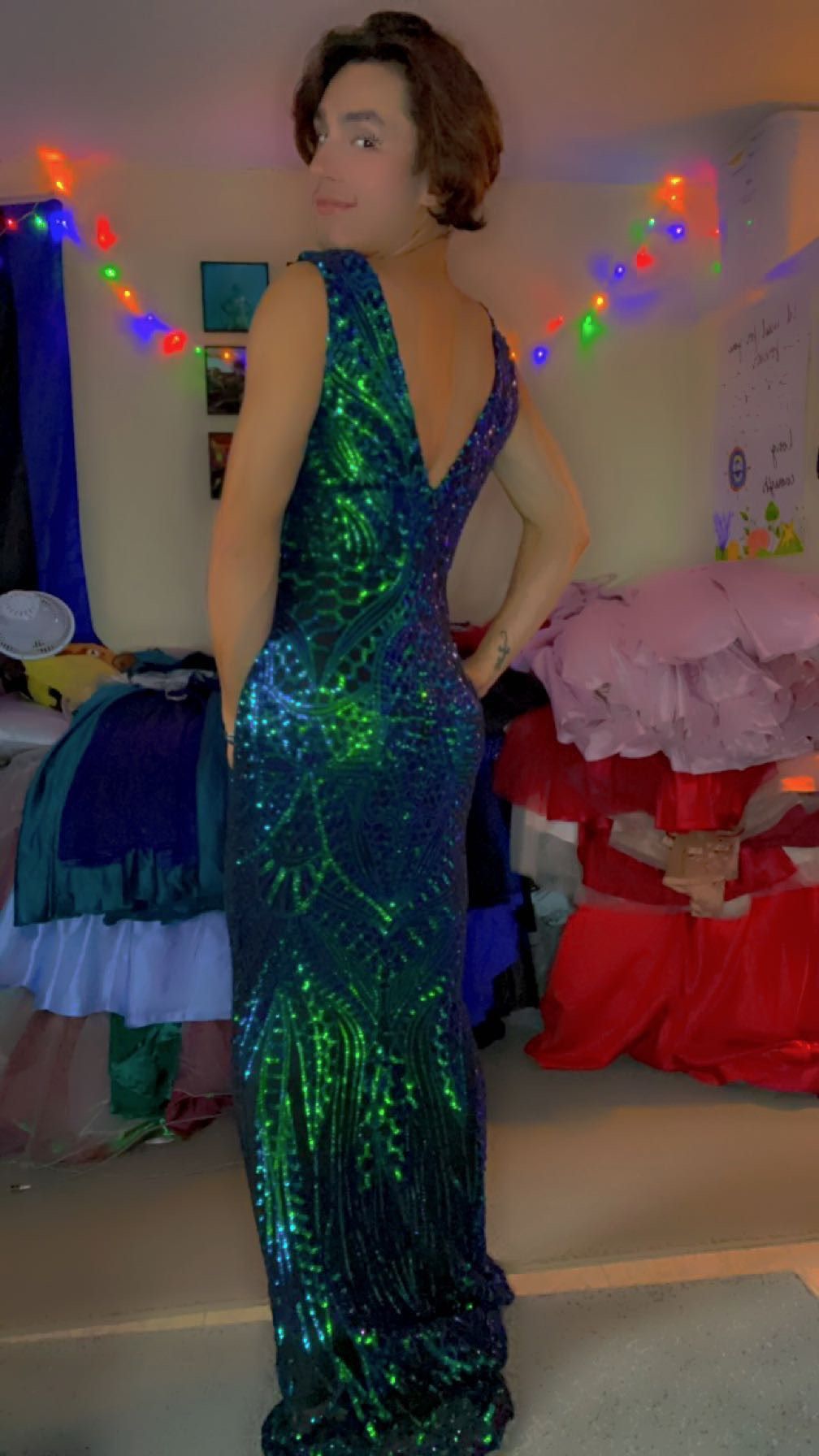 Size 4 Prom Plunge Sequined Green Floor Length Maxi on Queenly