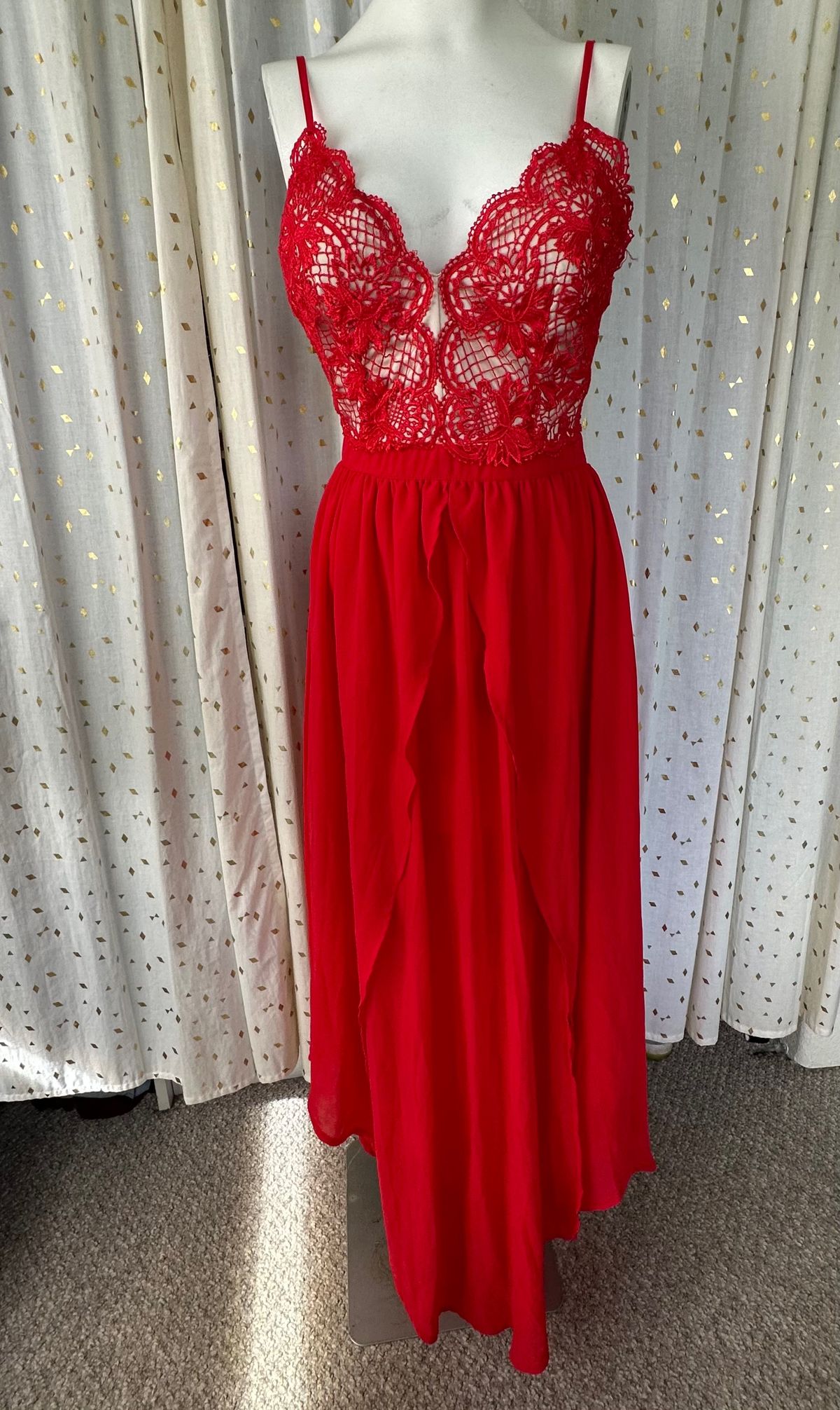 Latulle Size S Prom Plunge Lace Red Side Slit Dress on Queenly
