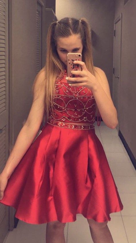 Size 6 Prom High Neck Red Cocktail Dress on Queenly