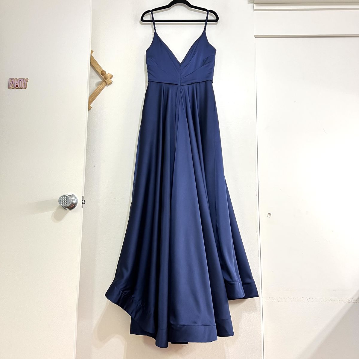 Style 28607 La Femme Size 12 Prom Plunge Navy Blue Side Slit Dress on Queenly