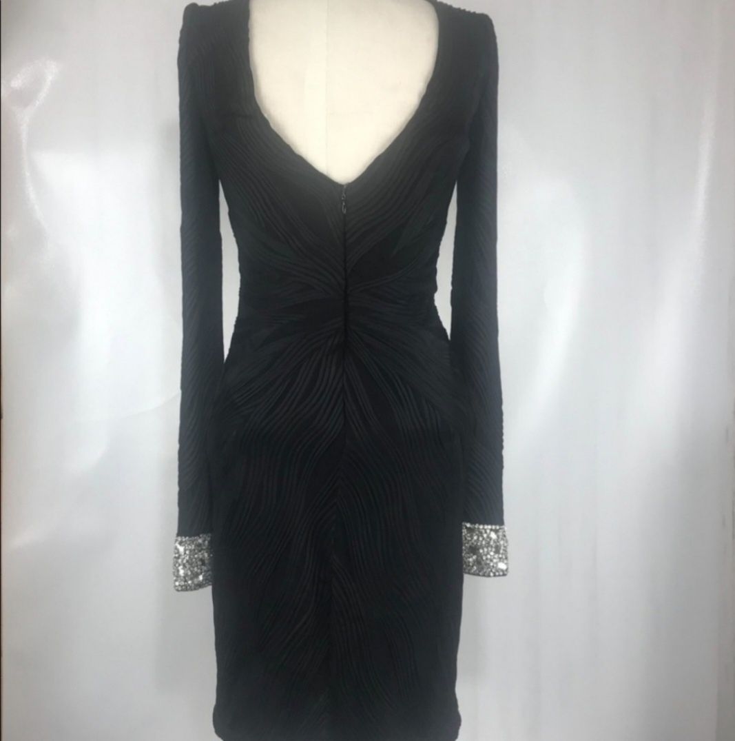 Jovani Size 4 Black Cocktail Dress on Queenly