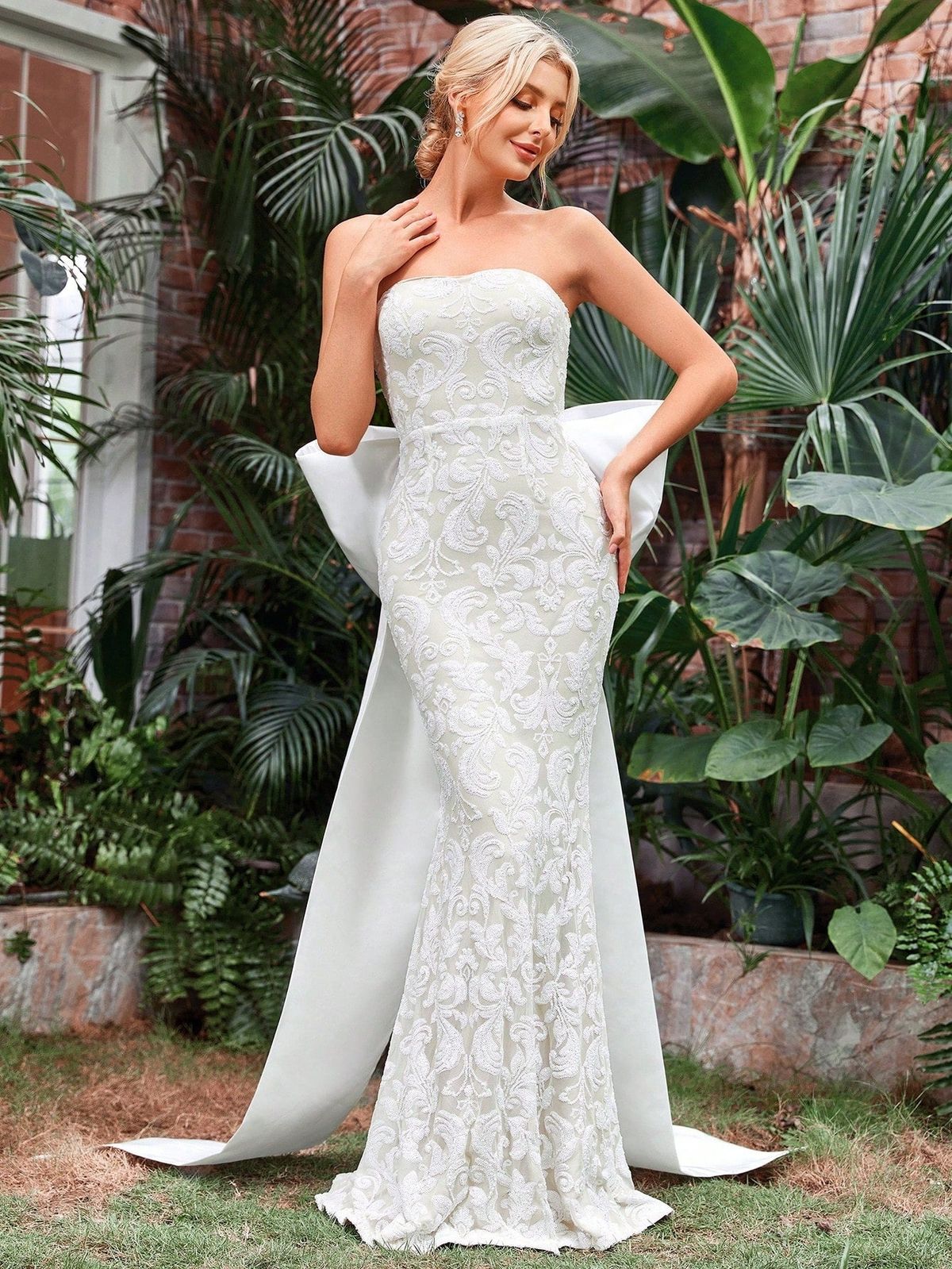 Style FSWD0595 Faeriesty Size M White Mermaid Dress on Queenly
