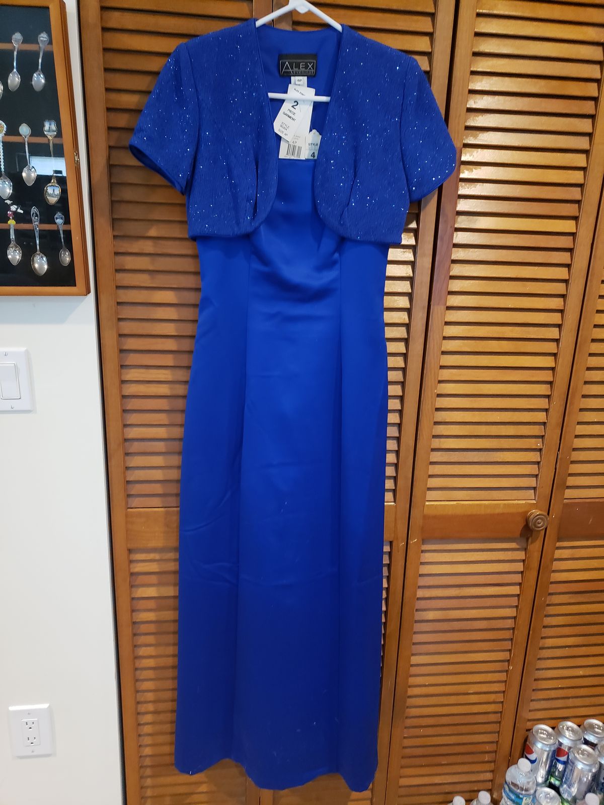 Alex Size 2 Blue Ball Gown on Queenly