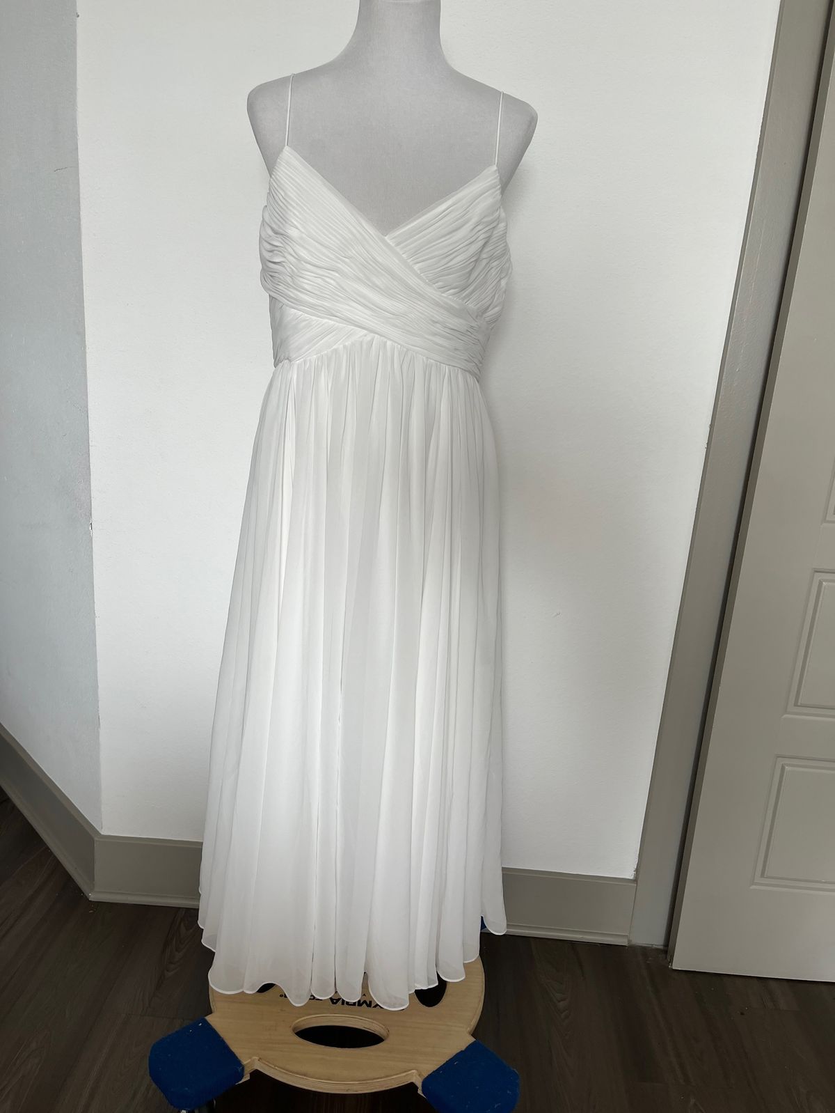 Mac Duggal Size M Plunge White Floor Length Maxi on Queenly
