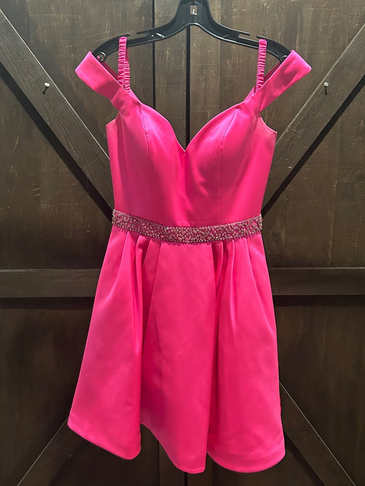 Sherri Hill Size 2 Homecoming Off The Shoulder Hot Pink Cocktail Dress on Queenly