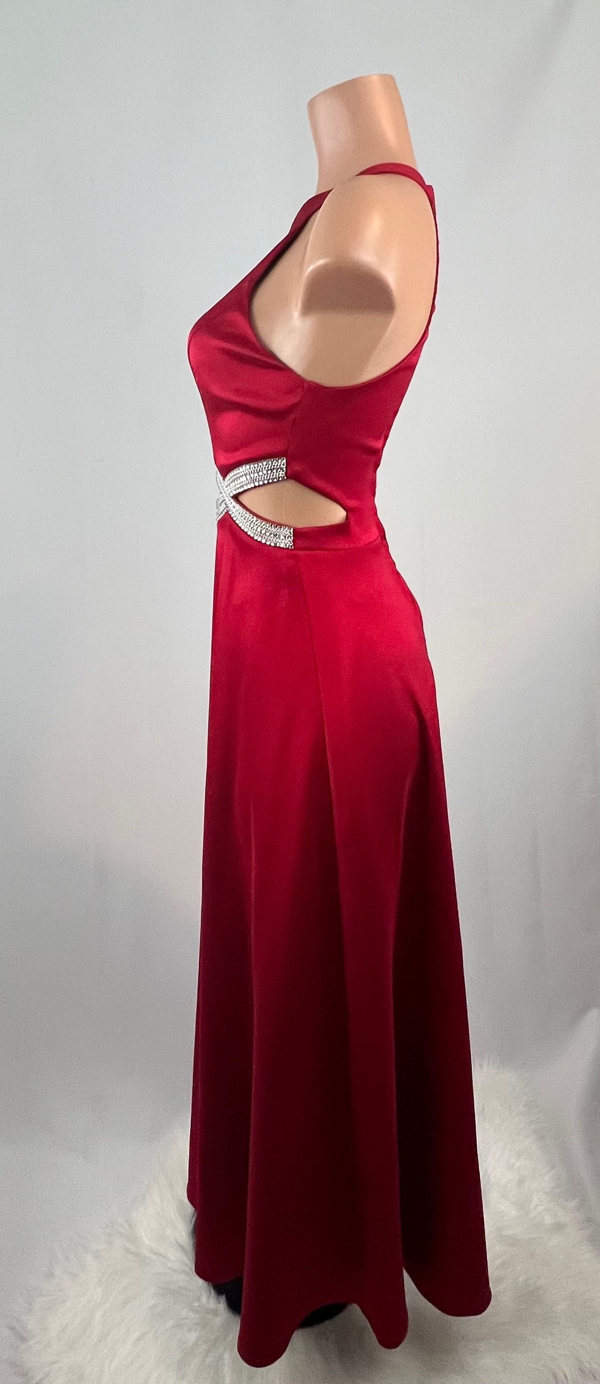 Size 2 Prom High Neck Red A-line Dress on Queenly