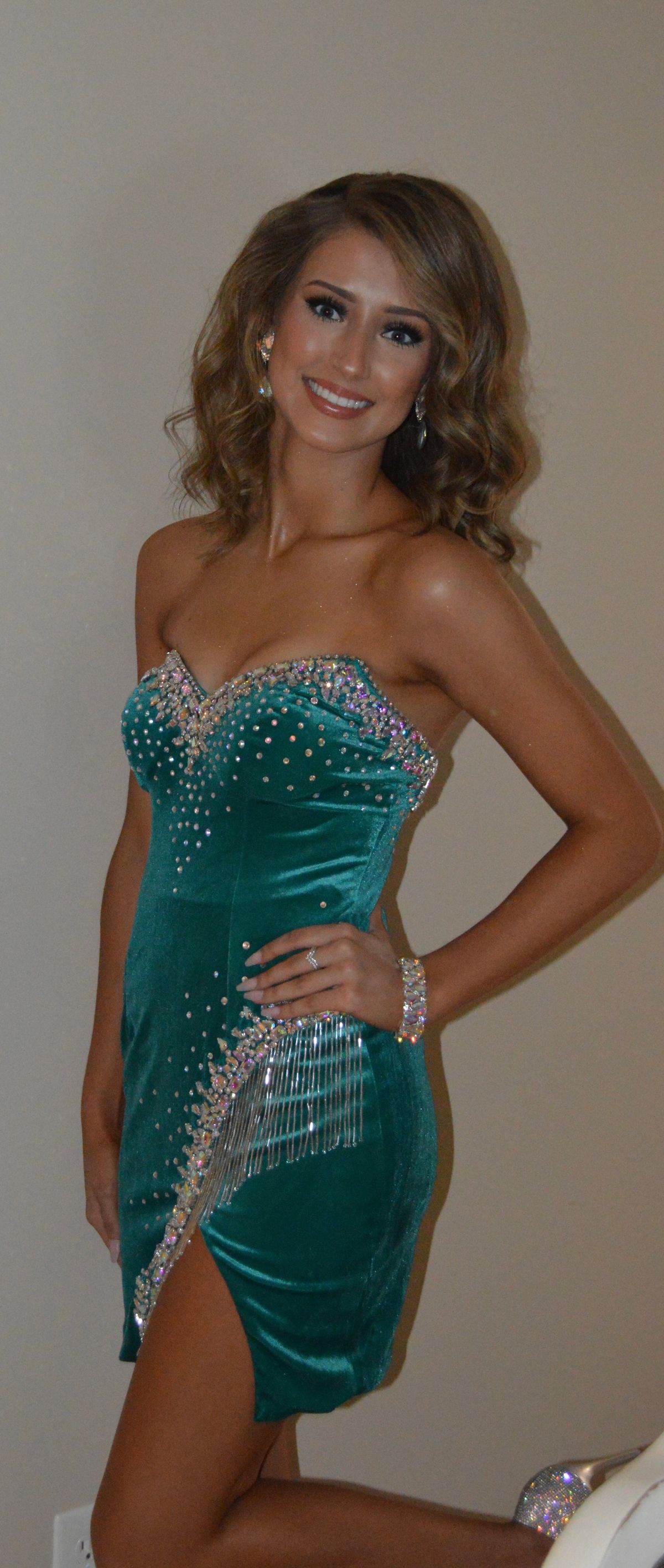 Style 2781 Johnathan Kayne Size 2 Homecoming Plunge Green Cocktail Dress on Queenly
