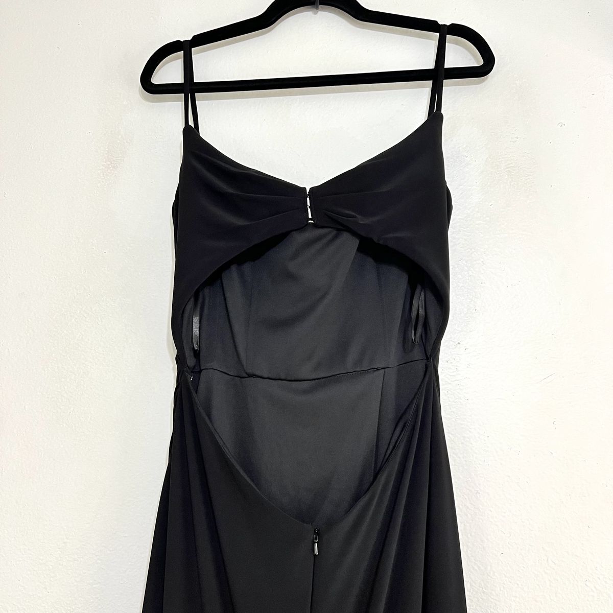 Style 28079 La Femme Size 12 Black Side Slit Dress on Queenly