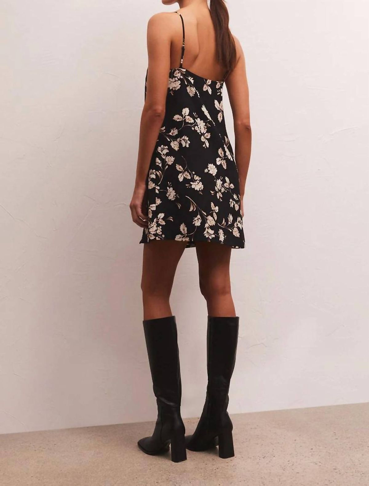 Style 1-1386680749-2901 Z Supply Size M Floral Black Cocktail Dress on Queenly