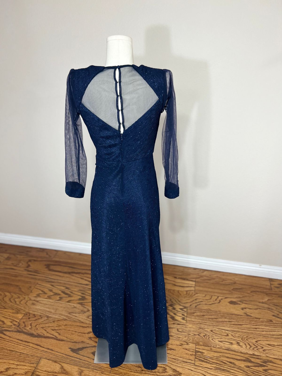 Size M Long Sleeve Blue Side Slit Dress on Queenly