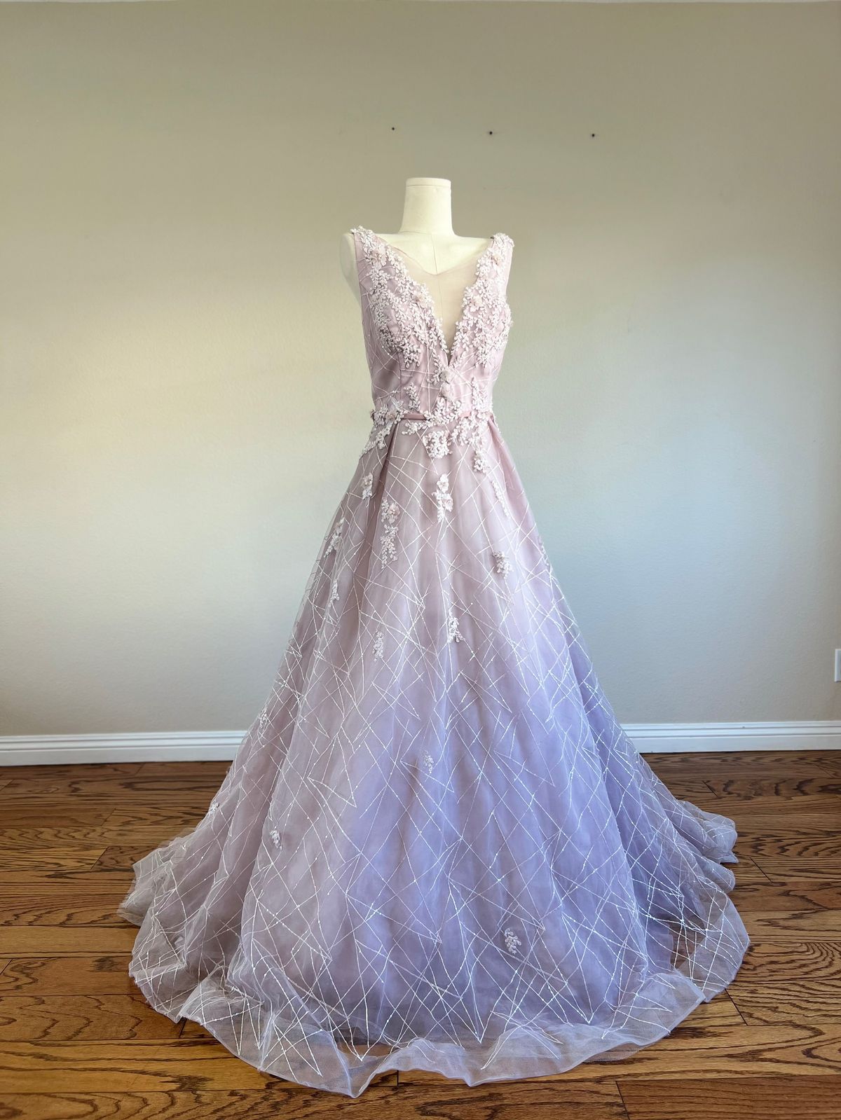 Plus Size 18 Prom Pink Ball Gown on Queenly