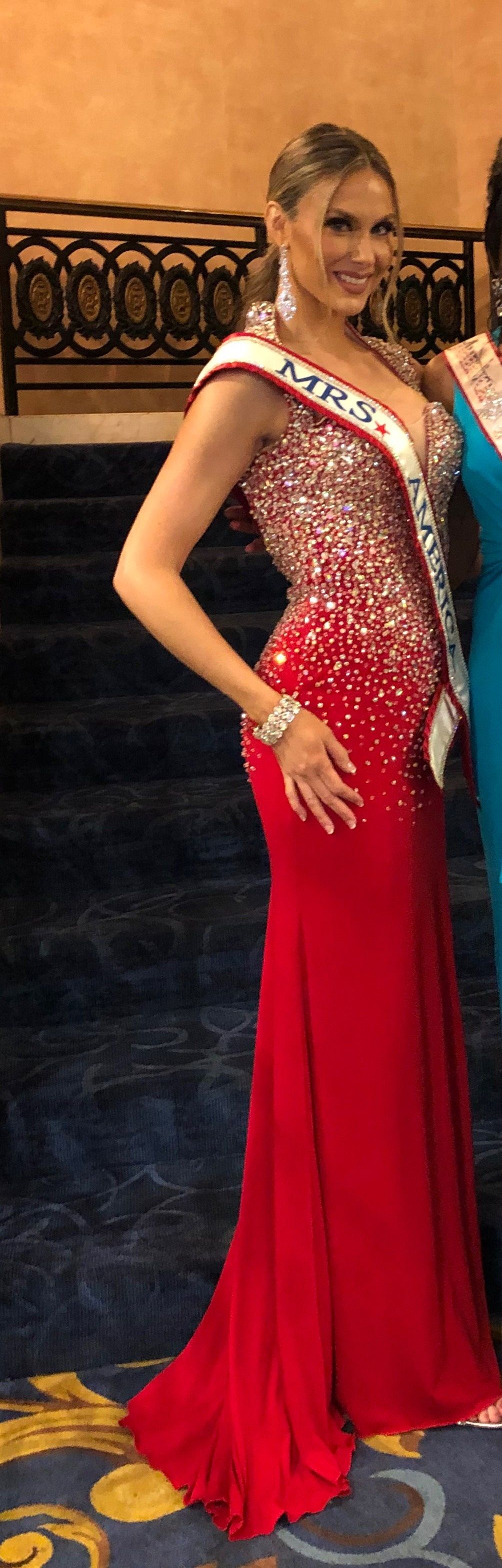 Mac Duggal Size 4 Prom Plunge Red Floor Length Maxi on Queenly