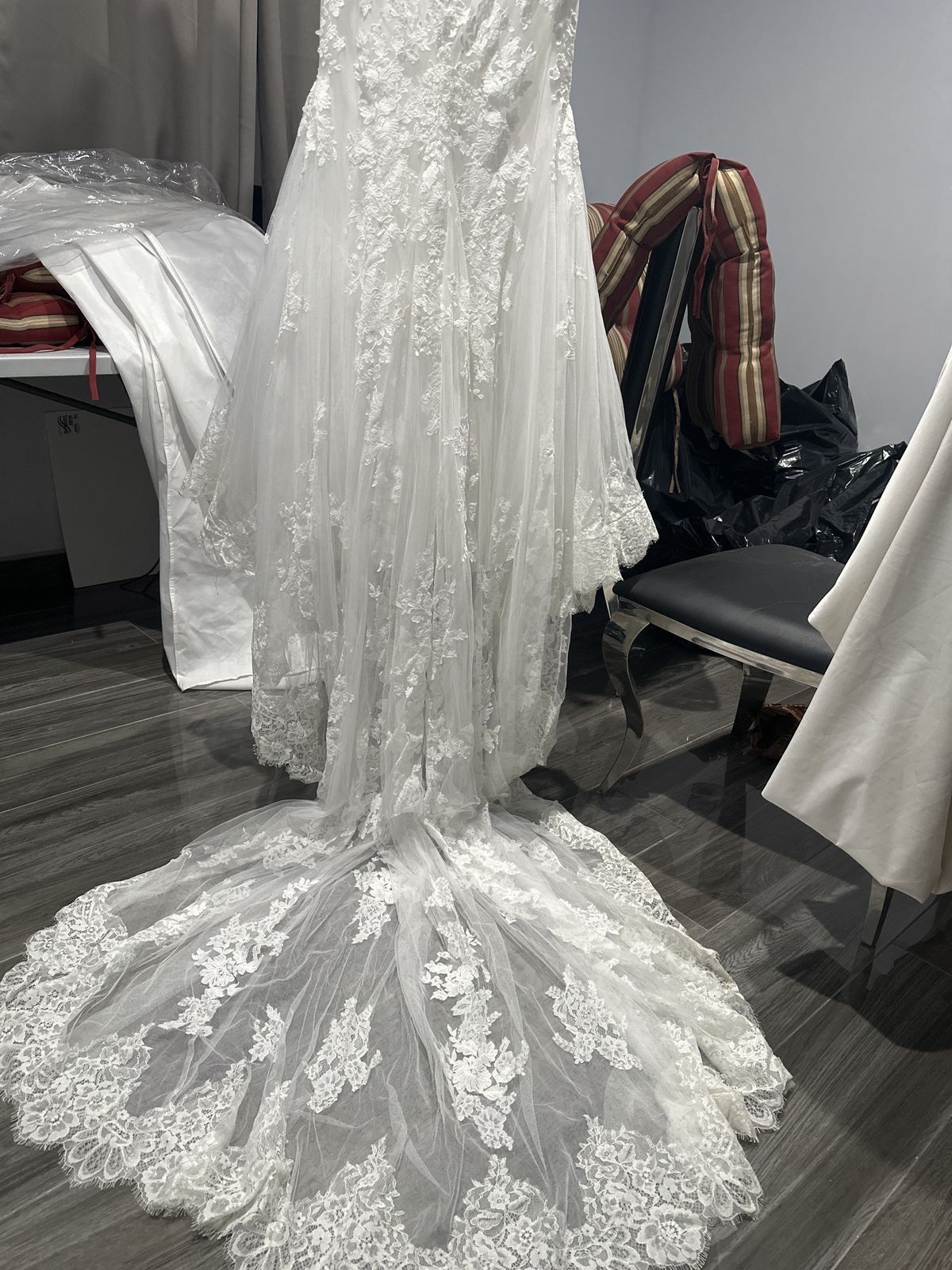 Pronovias Size 8 Wedding White Mermaid Dress on Queenly